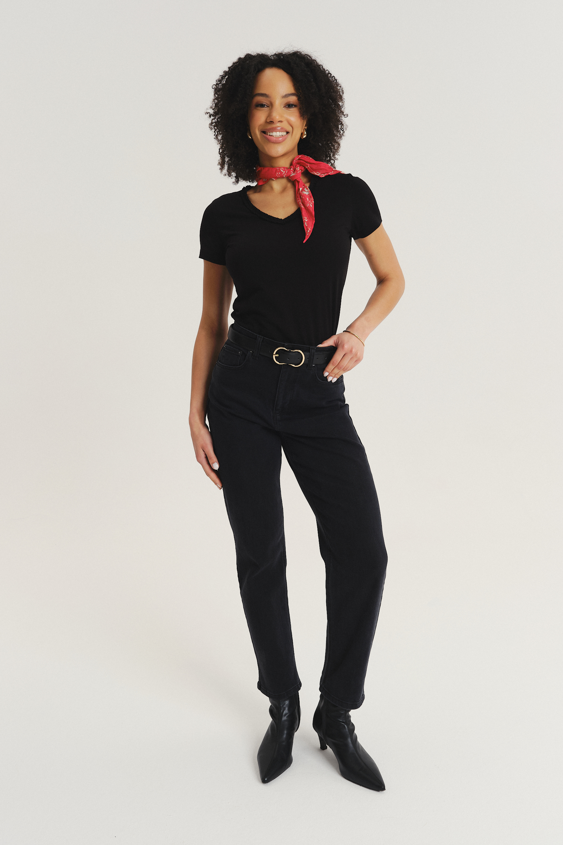 Czarny dopasowany top