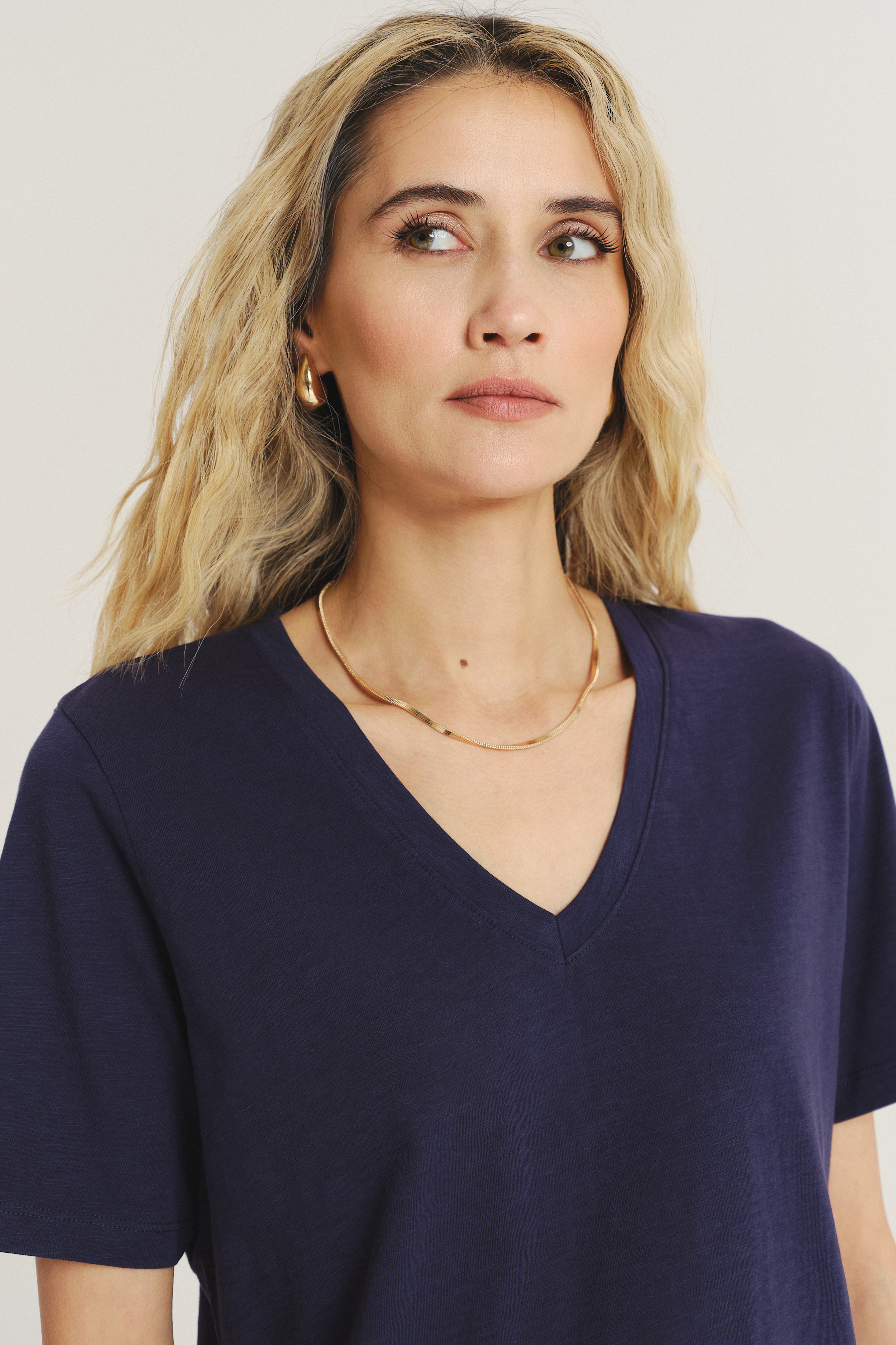 Granatowy top z krótkim rękawem