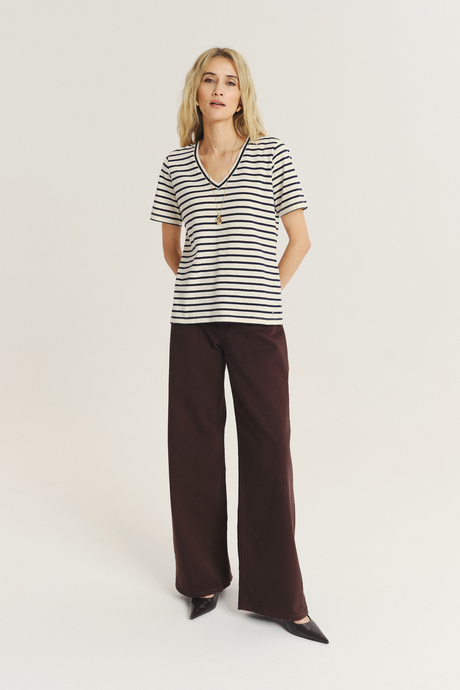 Luźny top w kontrastowe paski