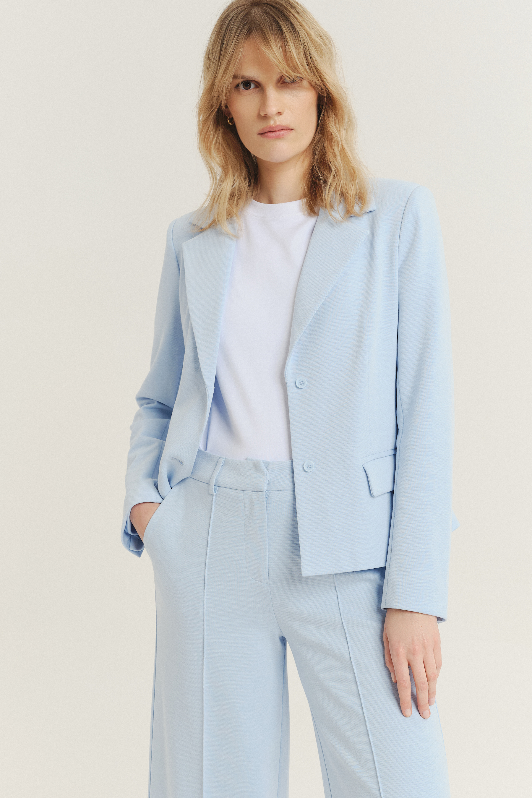 Klasyczny żakiet w kolorze baby blue