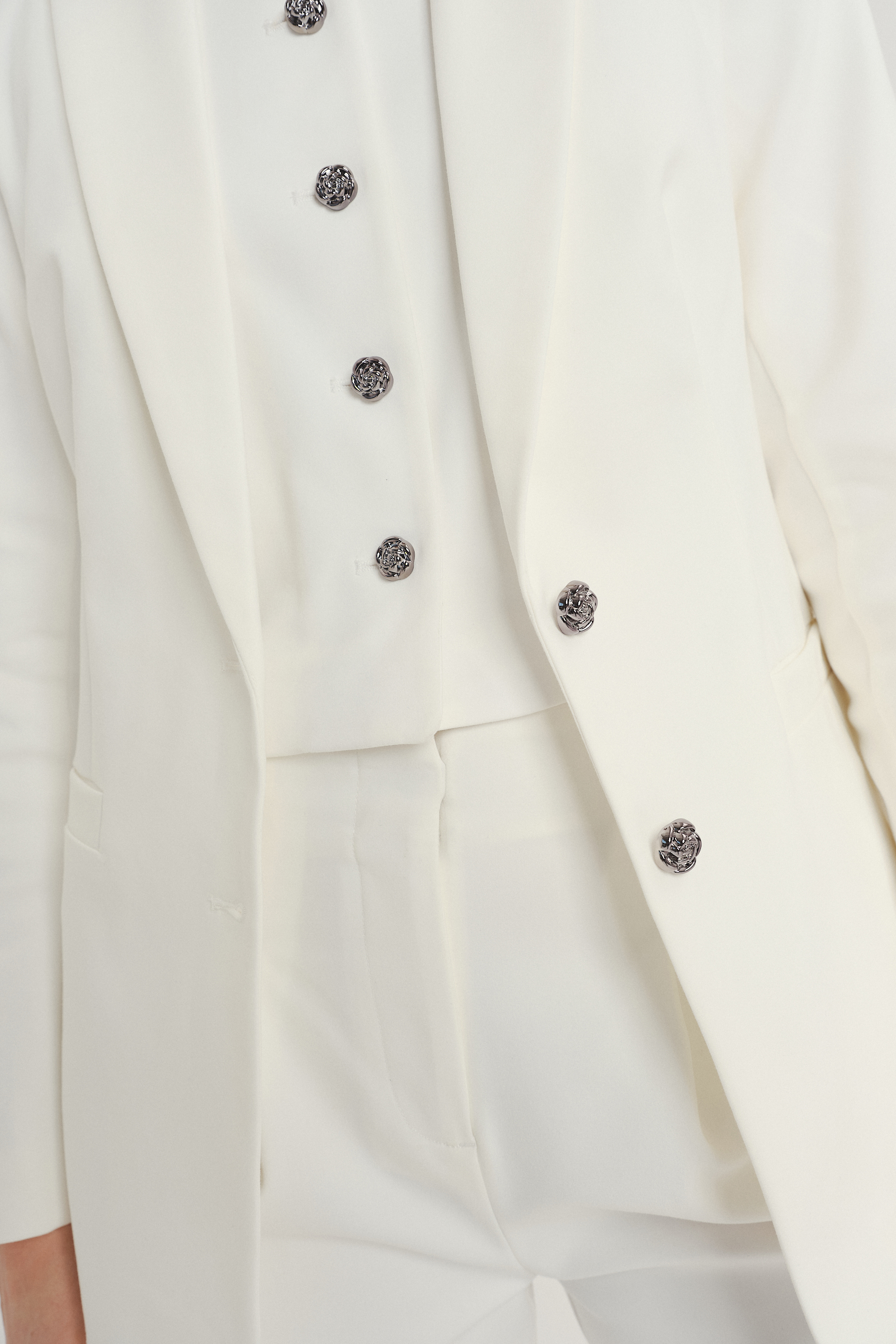 Klasyczny biały żakiet