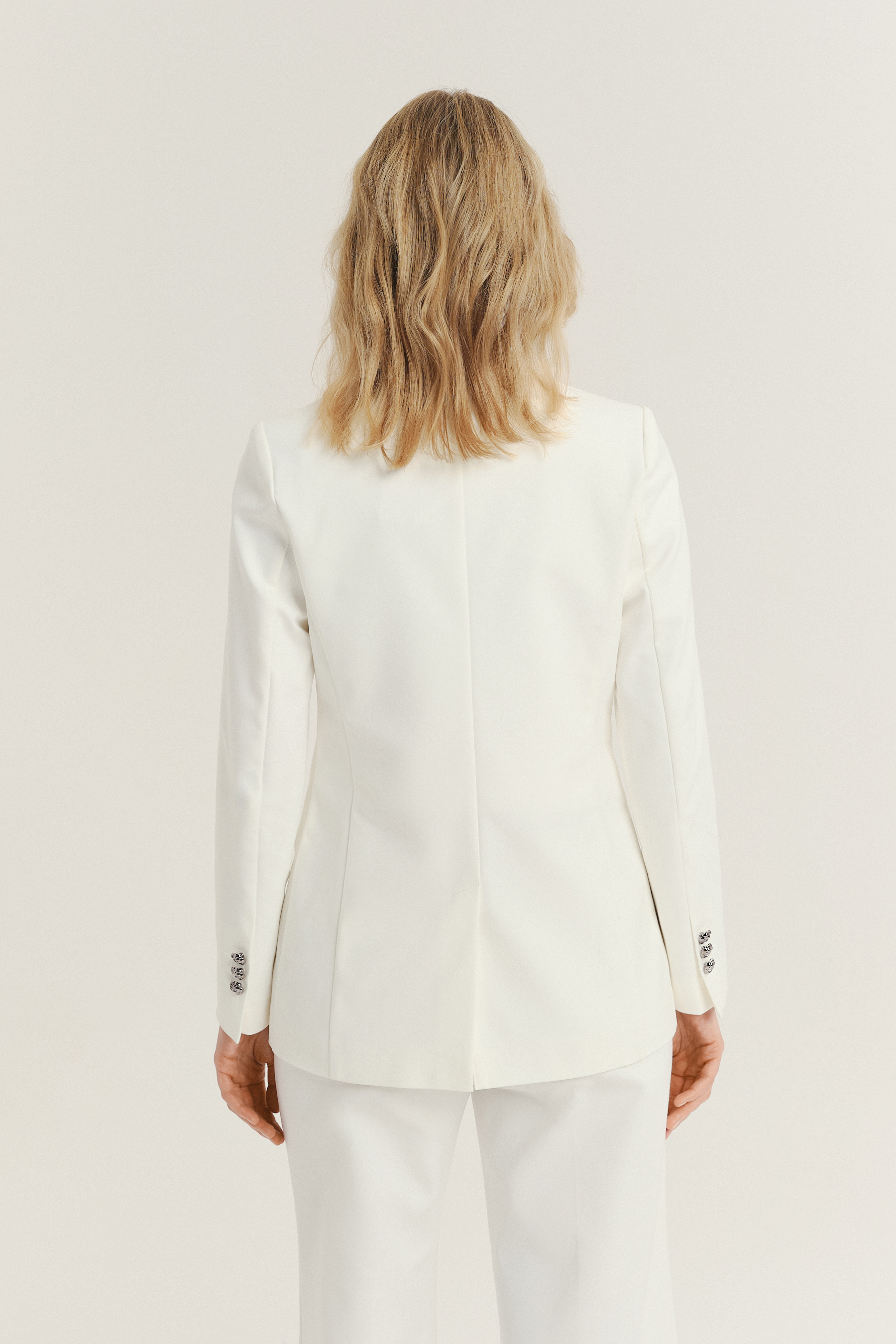 Klasyczny biały żakiet