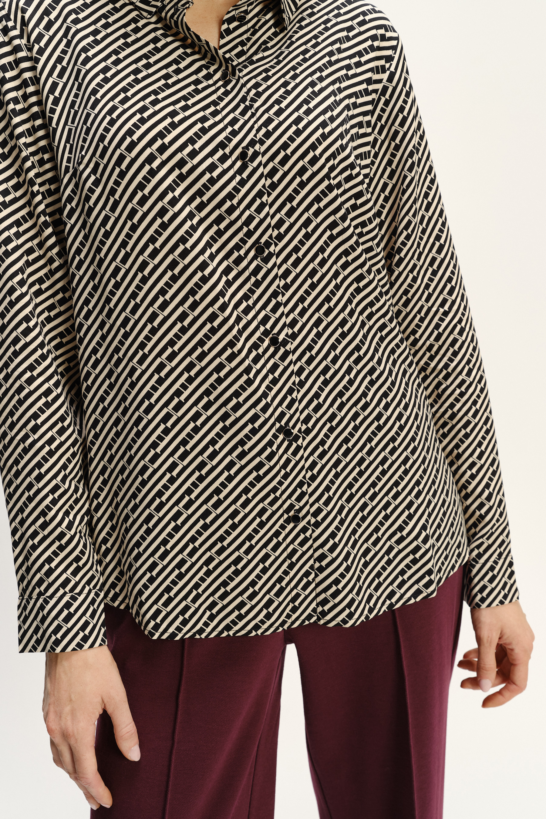 Printowana koszula z wiskozy długi rękaw