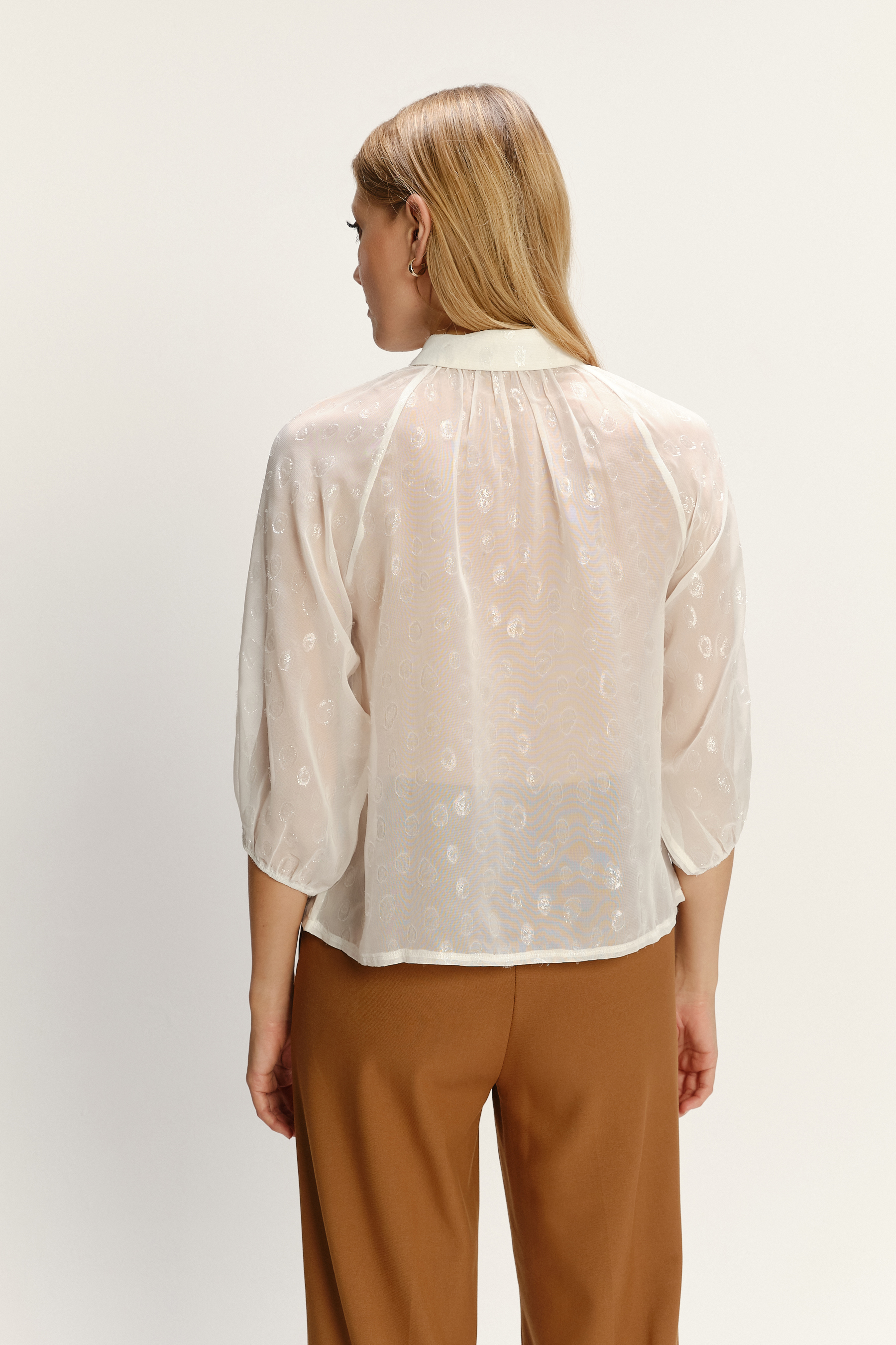 Lekka kremowa koszula z rękawem 3/4