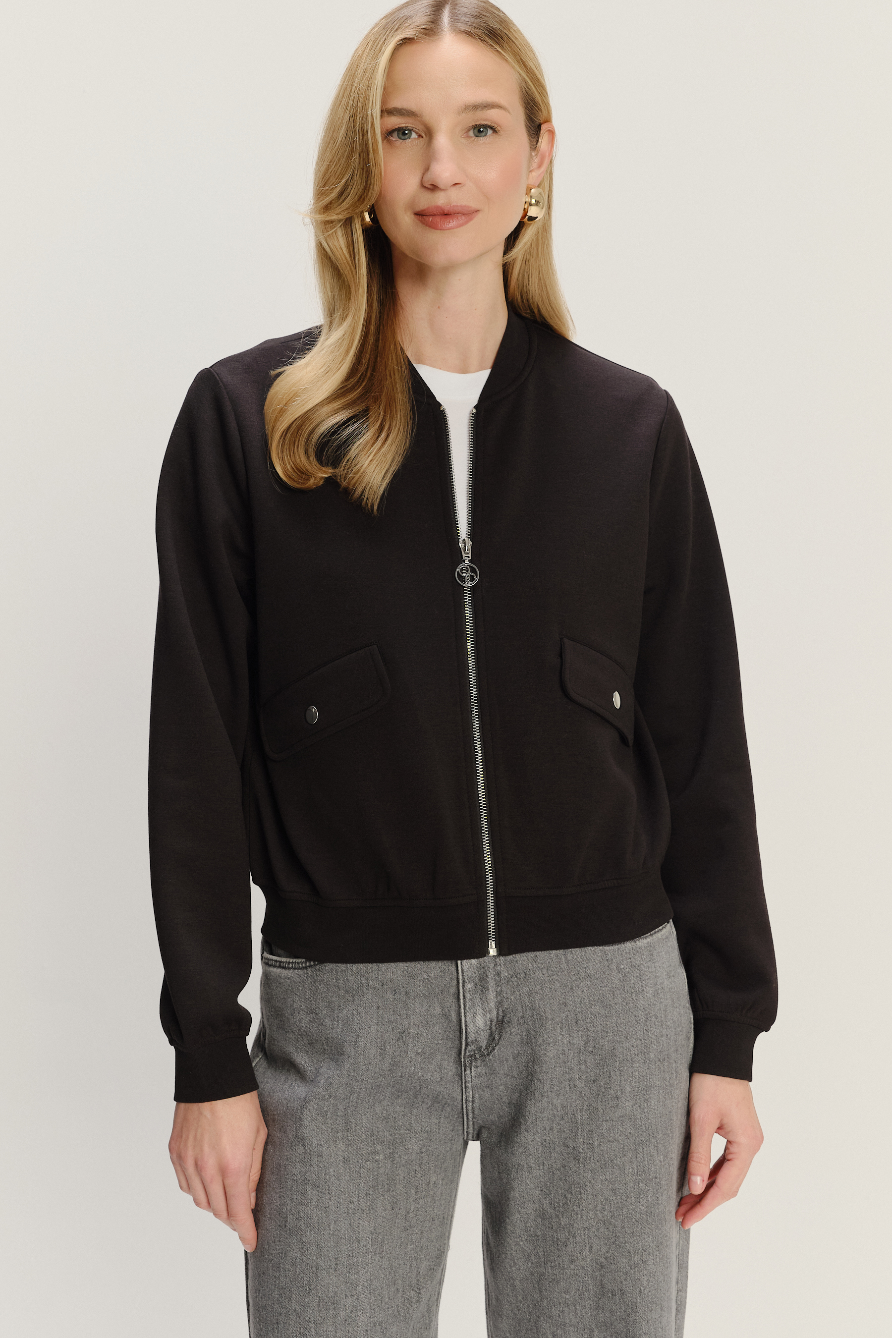 Casualowa bluza w kolorze czarnym 