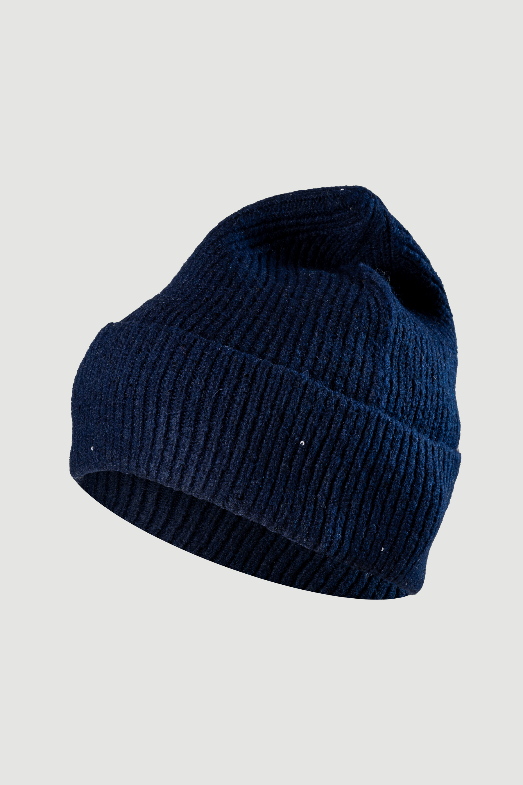 Granatowa czapka beanie z delikatnym połyskiem