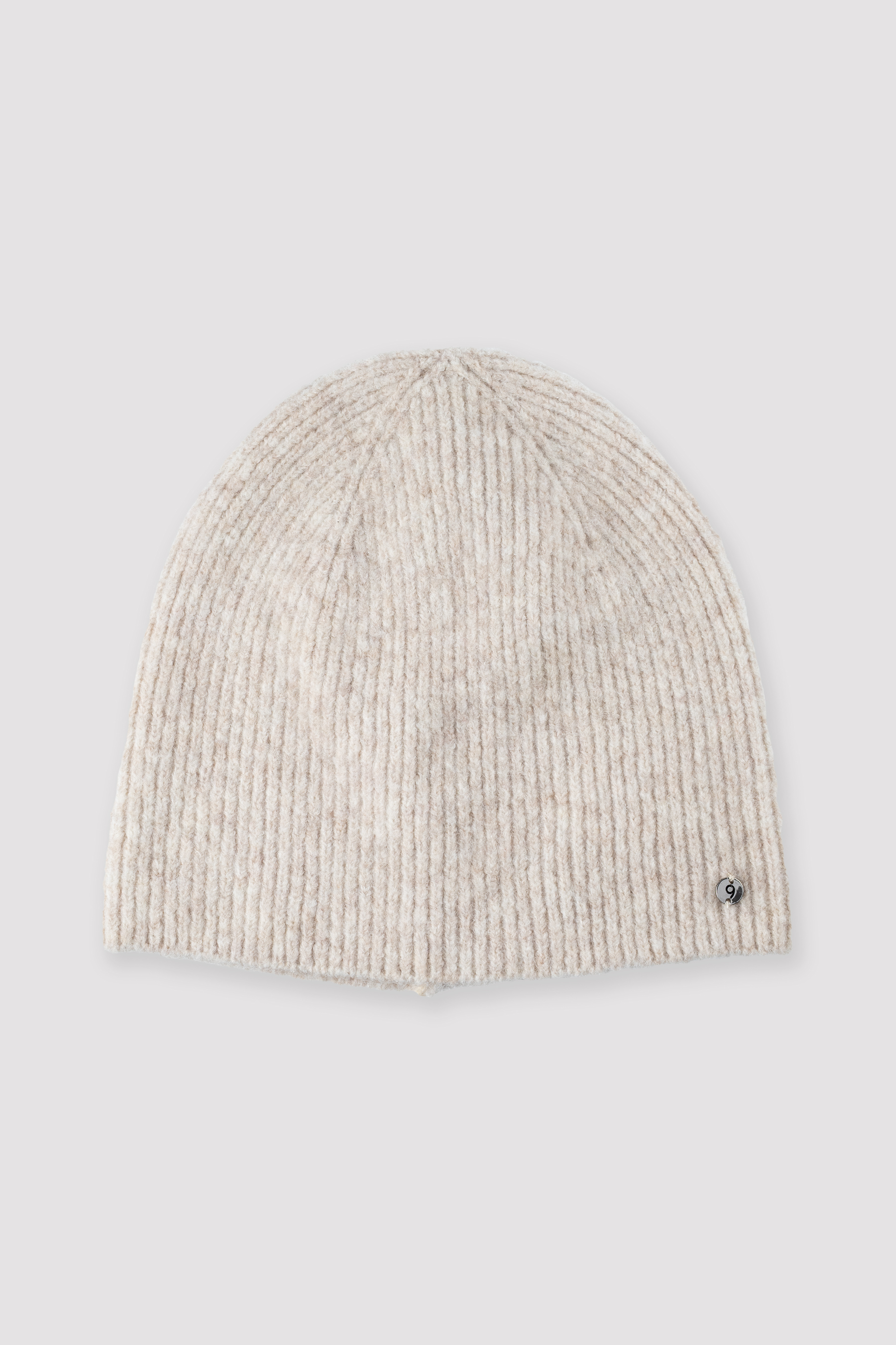 Uniwersalna kremowa czapka beanie