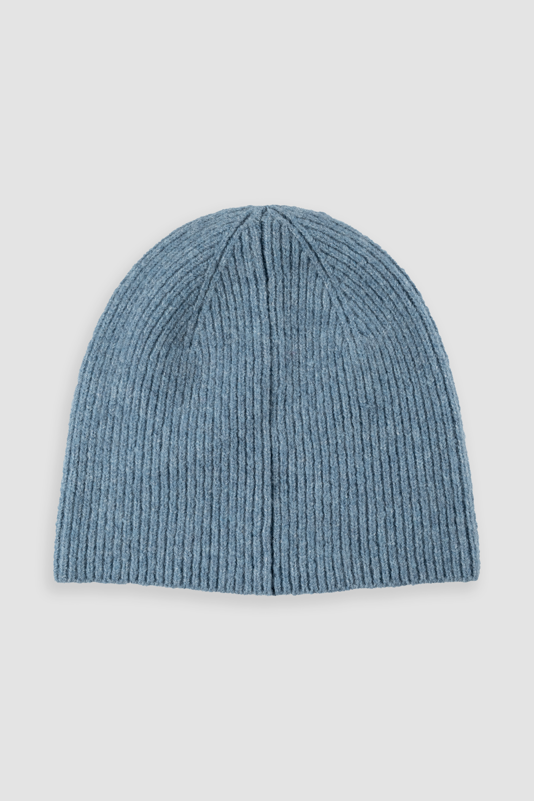 Niebieska prążkowana czapka beanie