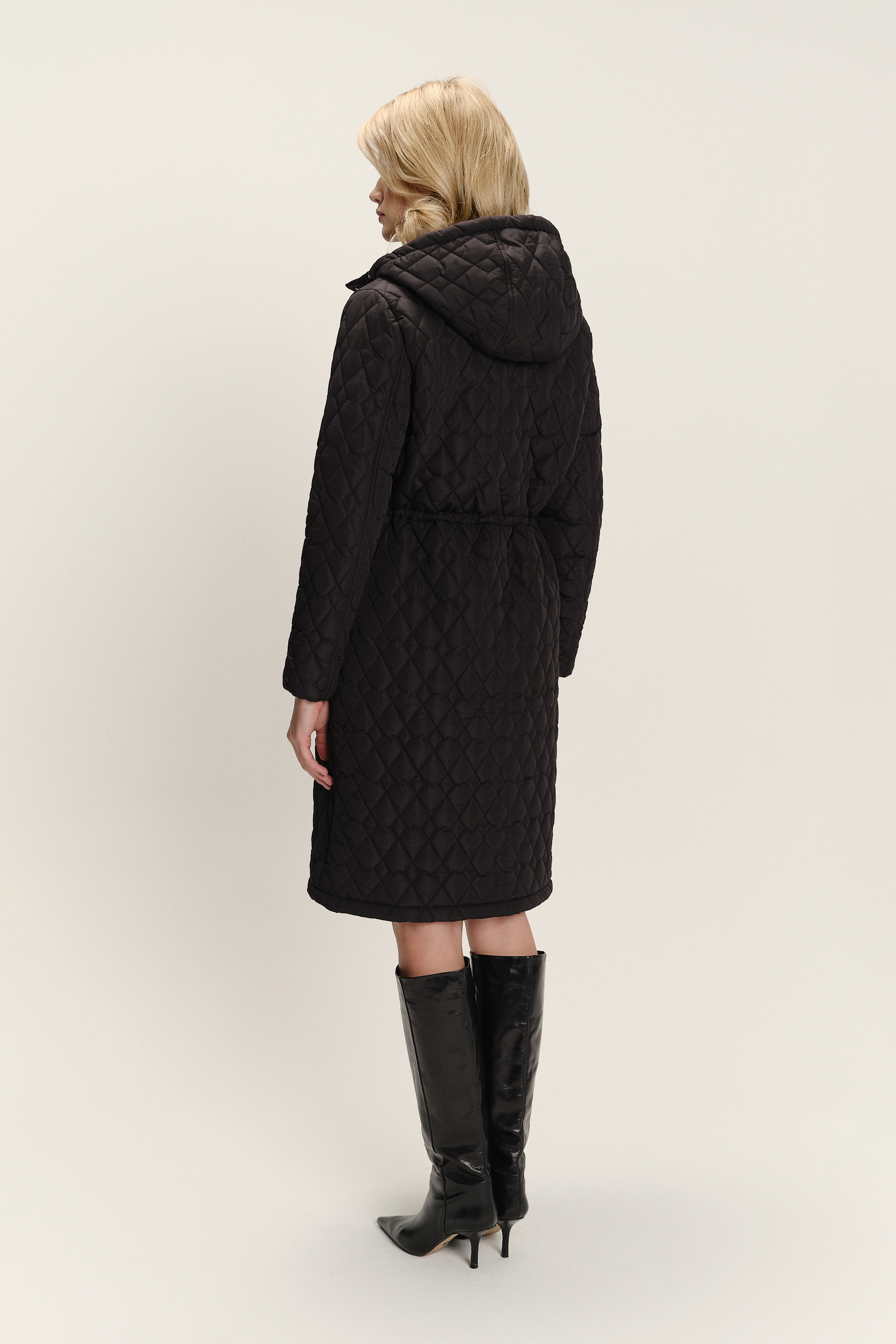 Czarna casualowa kurtka z pikowaniem