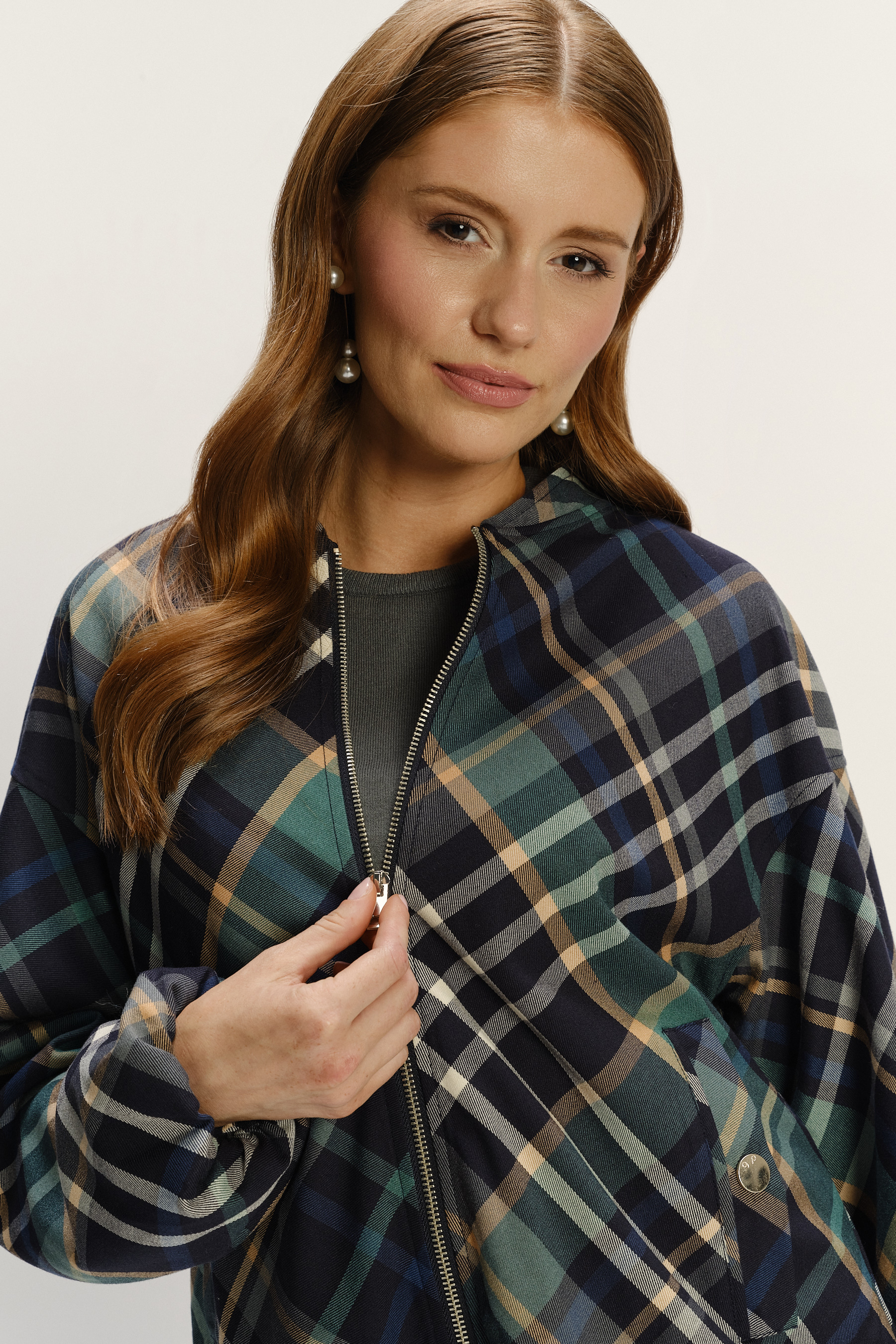 Kraciasta kurtka z domieszką wiskozy