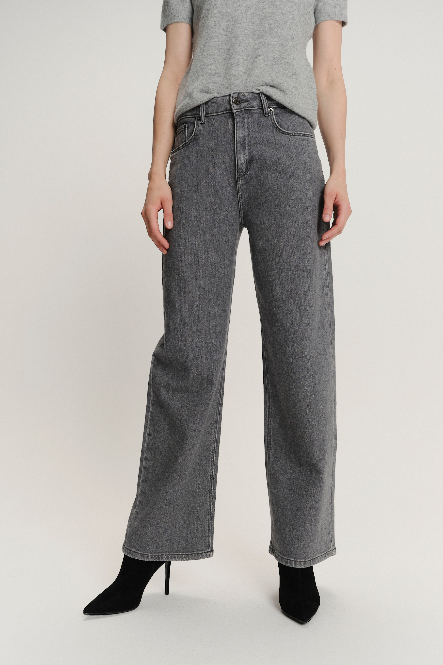 Ciemnoszare spodnie jeansowe wide leg