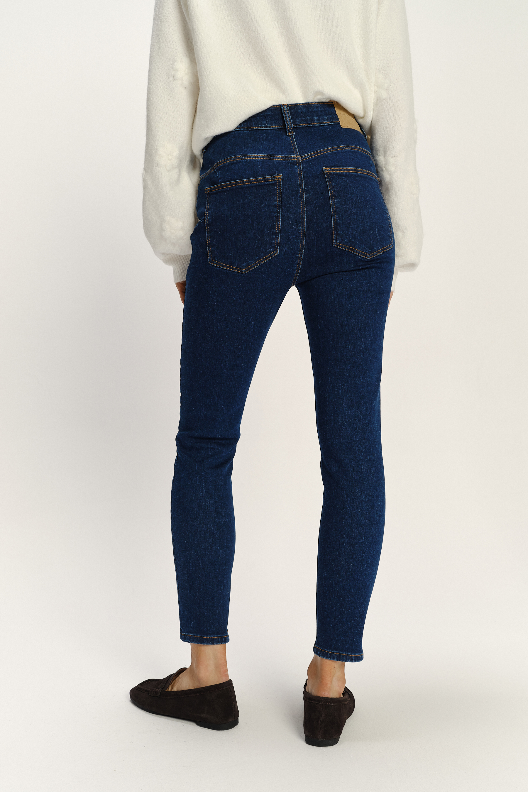 Klasyczne granatowe jeansy push up