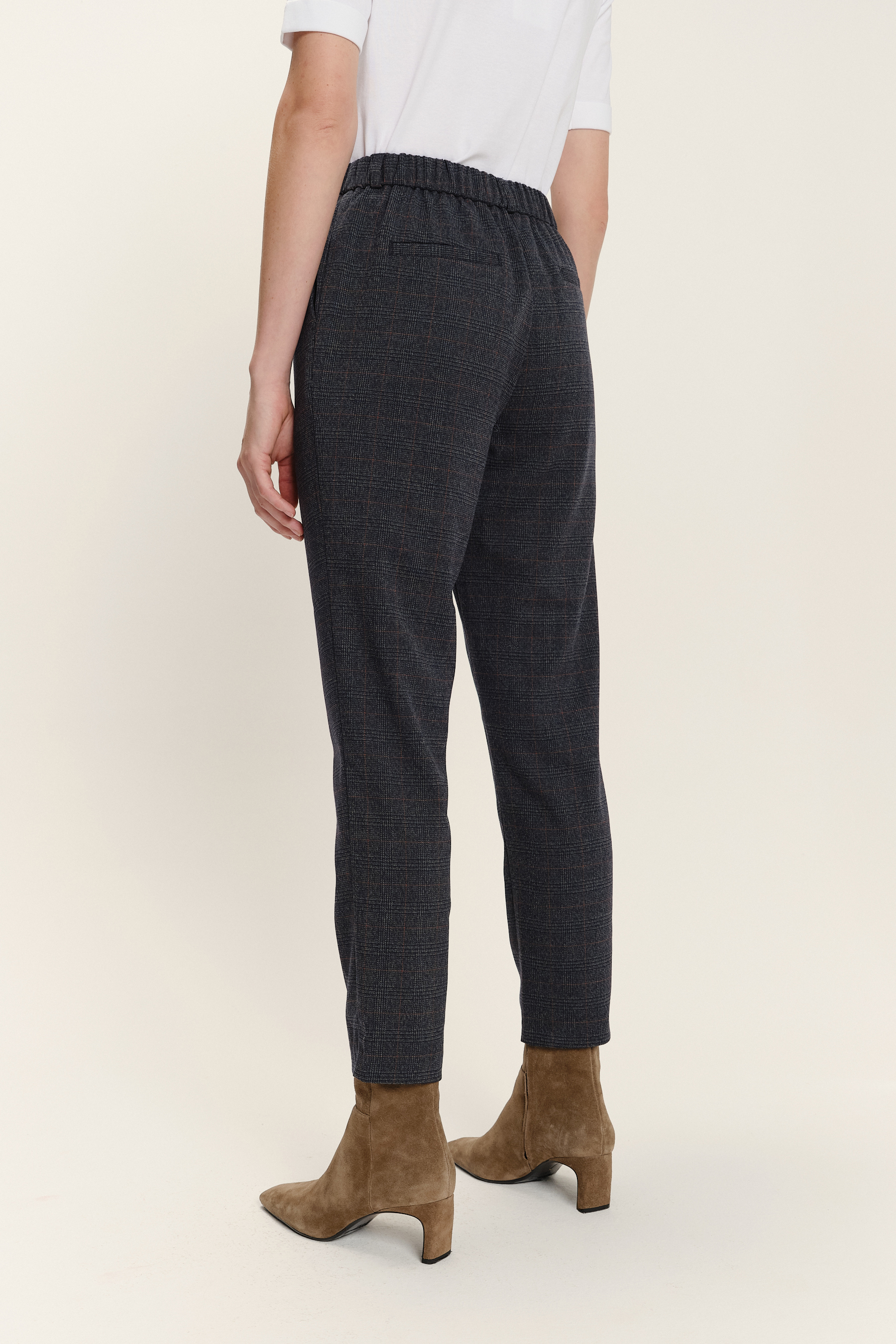 Cygaretki w subtelną kratkę