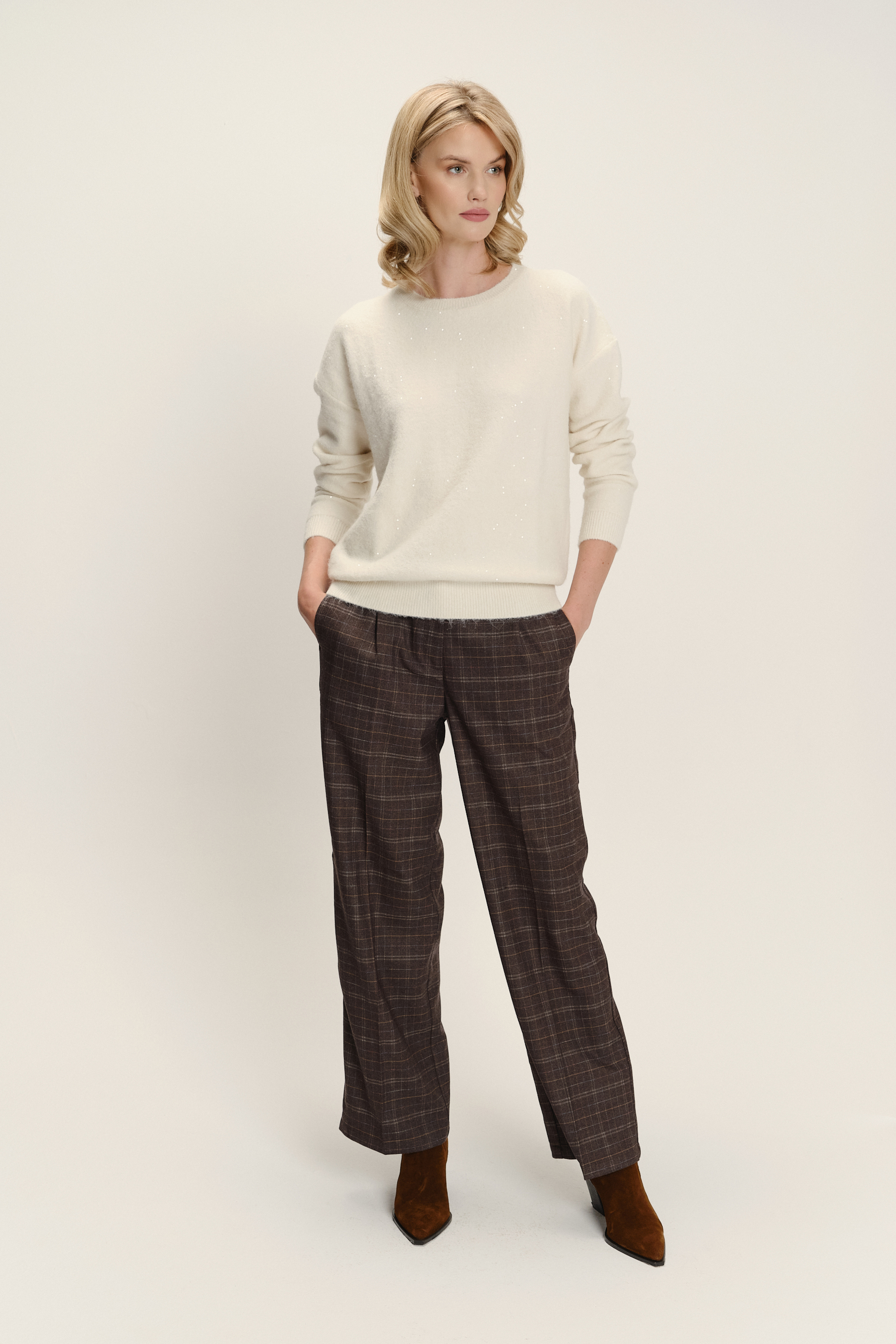 Proste luźne spodnie z nadrukiem w kratę