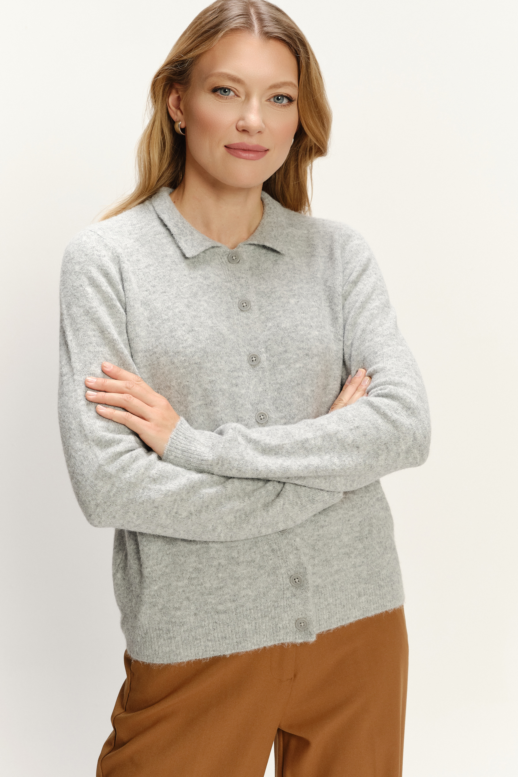 Casualowy szary kardigan z kołnierzykiem
