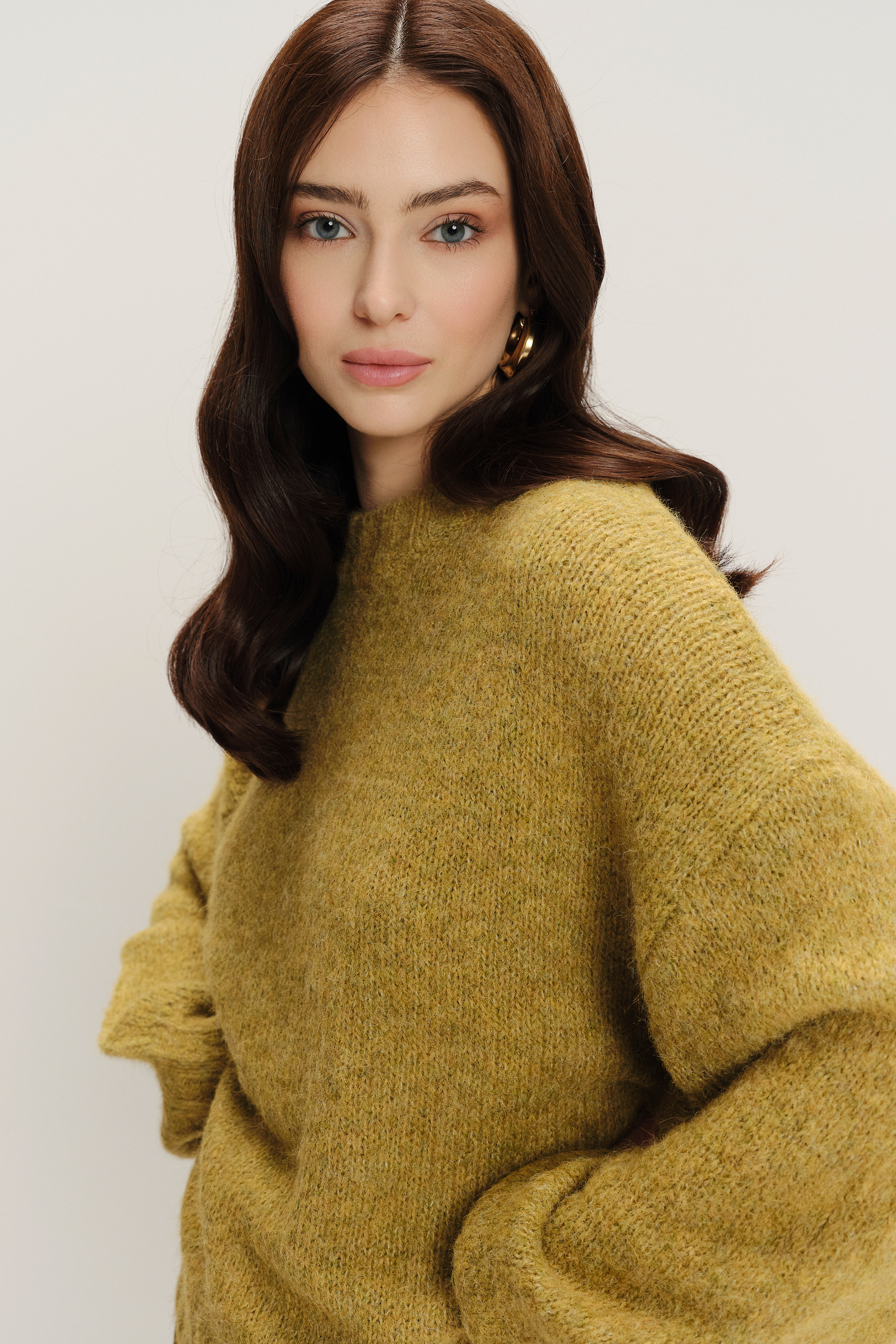 Efektowny zielony sweter oversize 