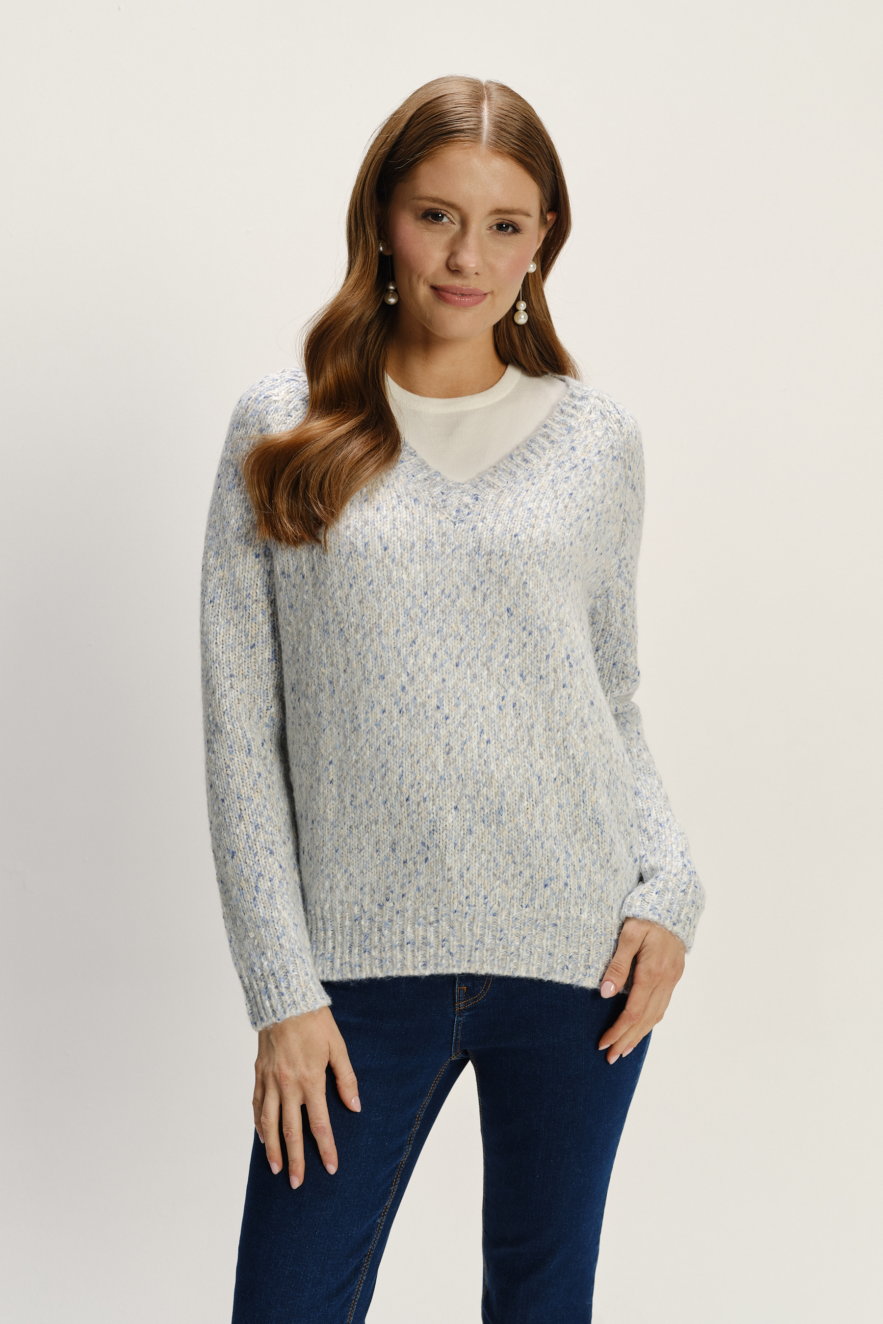 Klasyczny sweter z dekoltem V baby blue