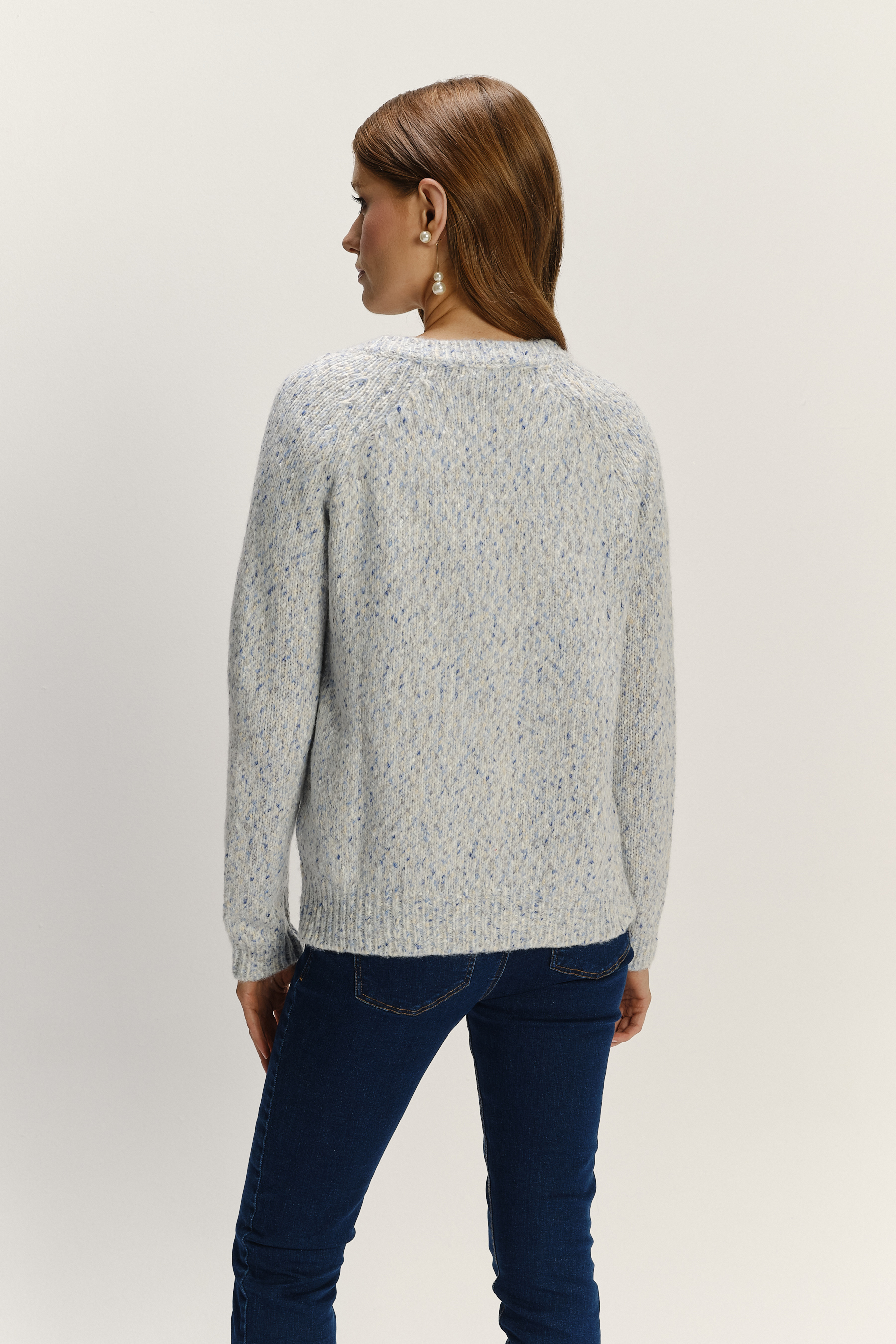 Klasyczny sweter z dekoltem V baby blue