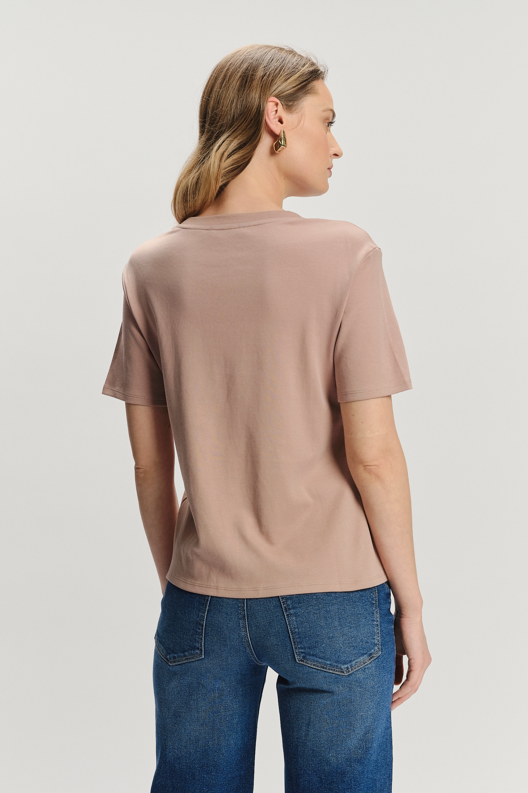 Beżowy t-shirt basic