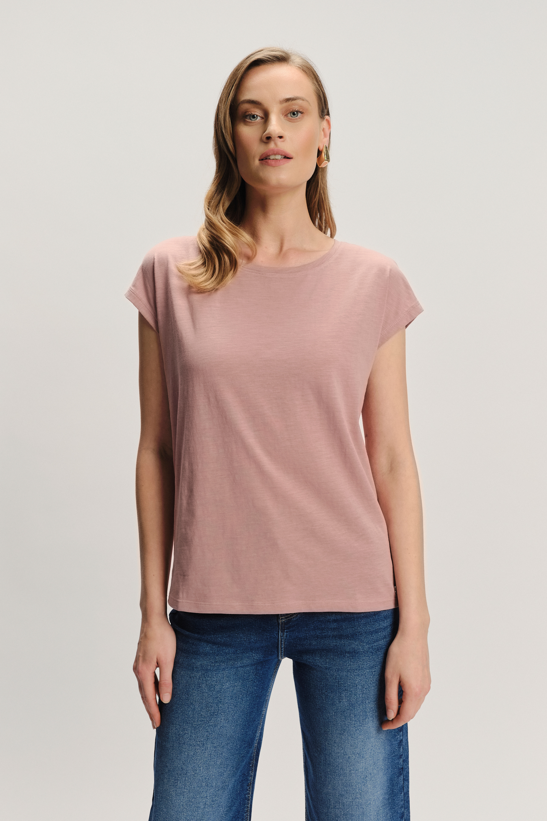 T-shirt w kolorze zgaszonego różu