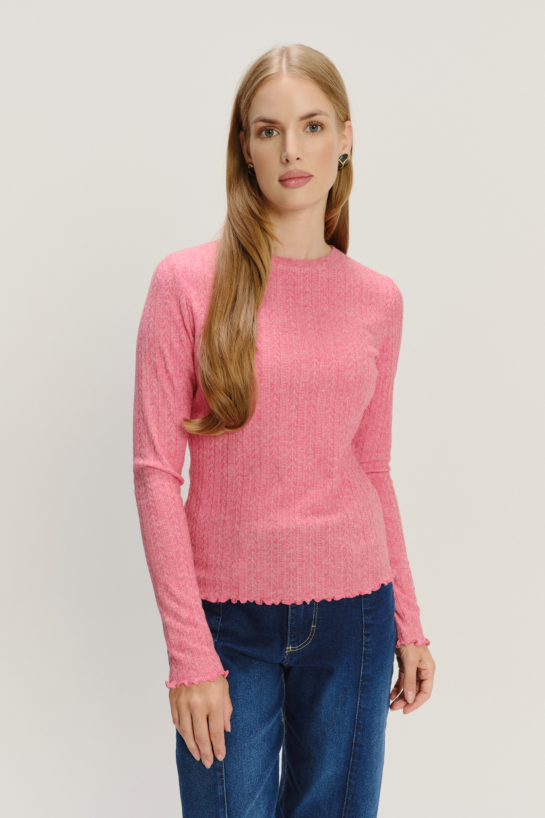 Kobiecy longsleeve w jasnym odcieniu różu