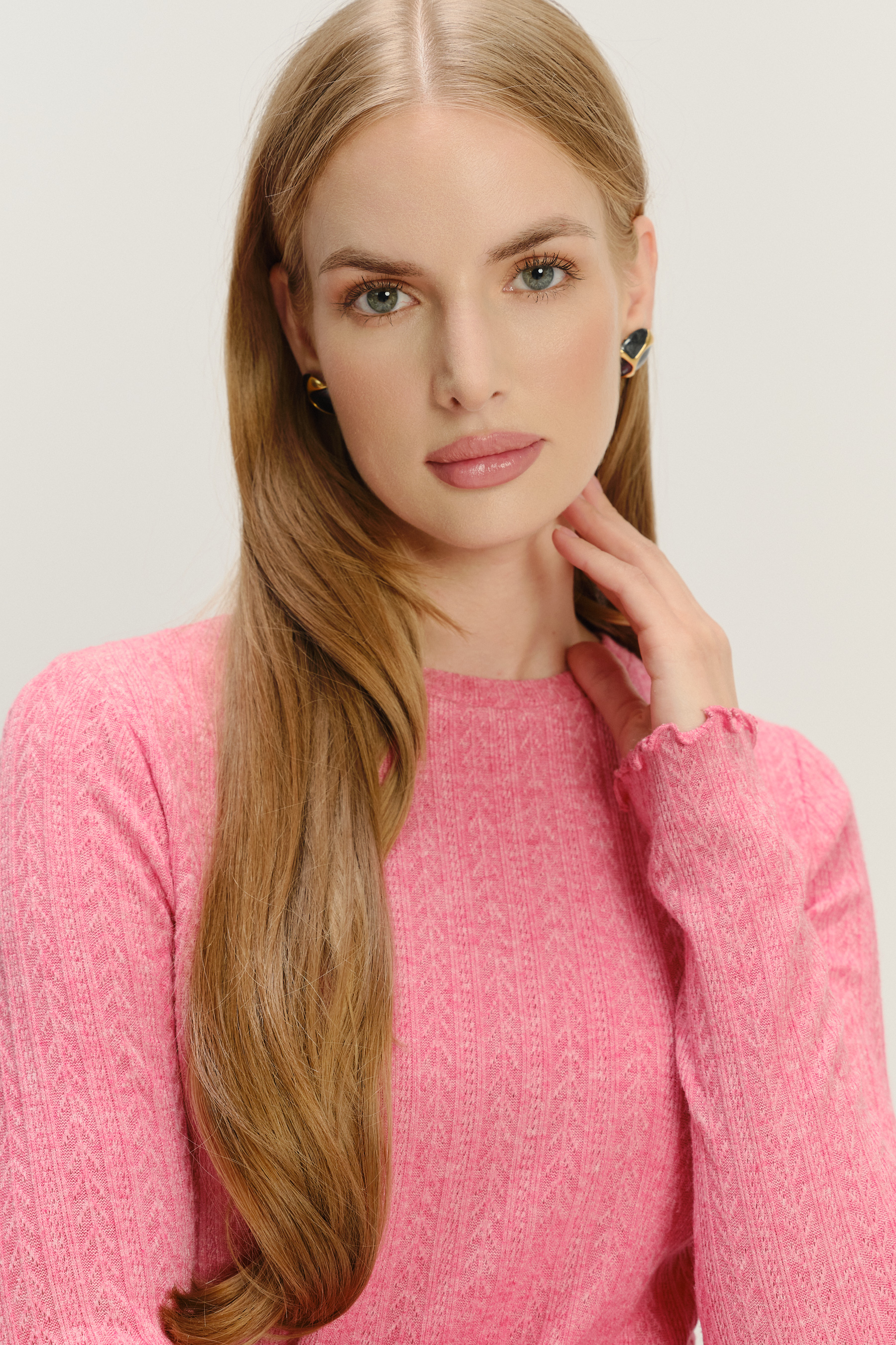 Kobiecy longsleeve w jasnym odcieniu różu