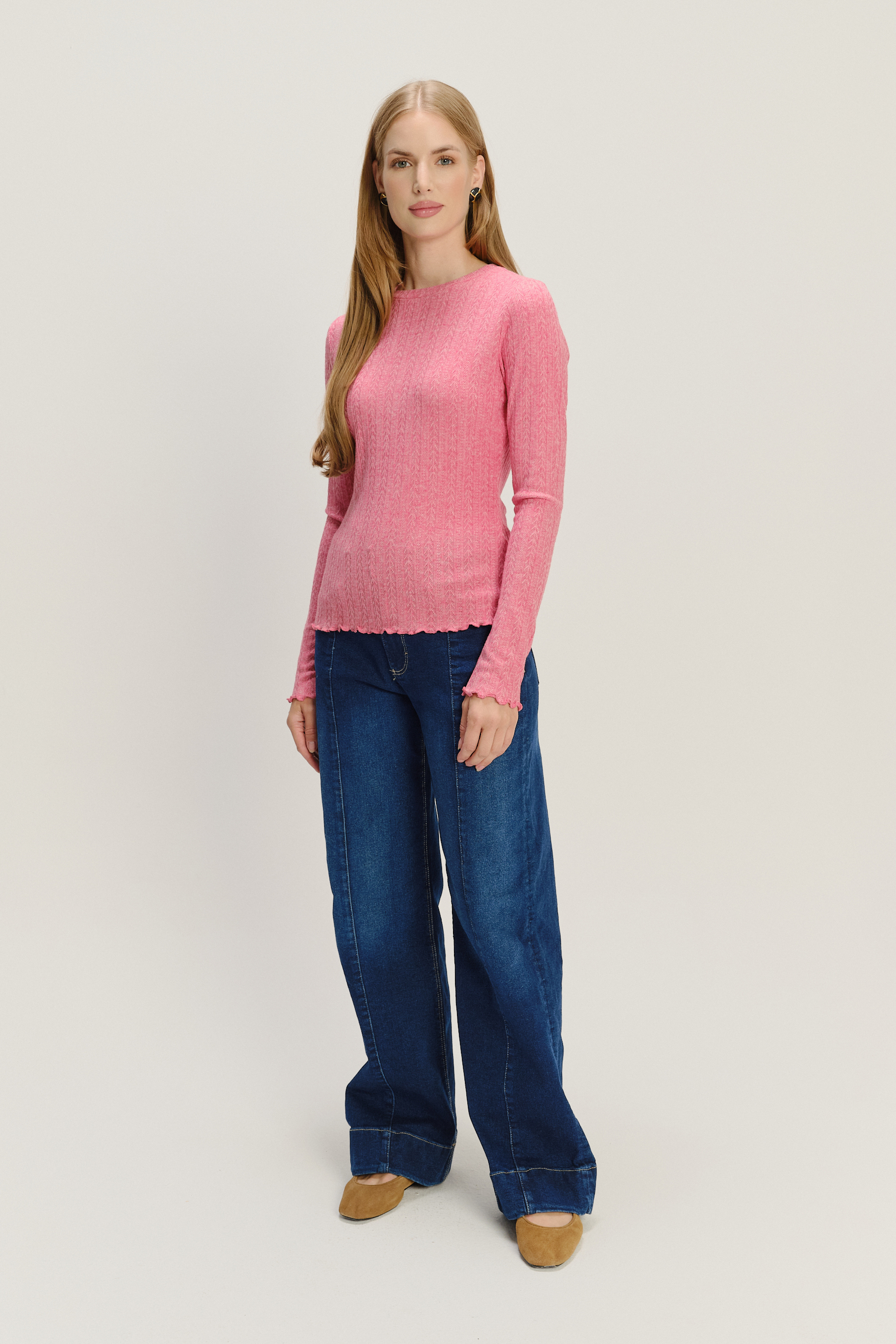 Kobiecy longsleeve w jasnym odcieniu różu