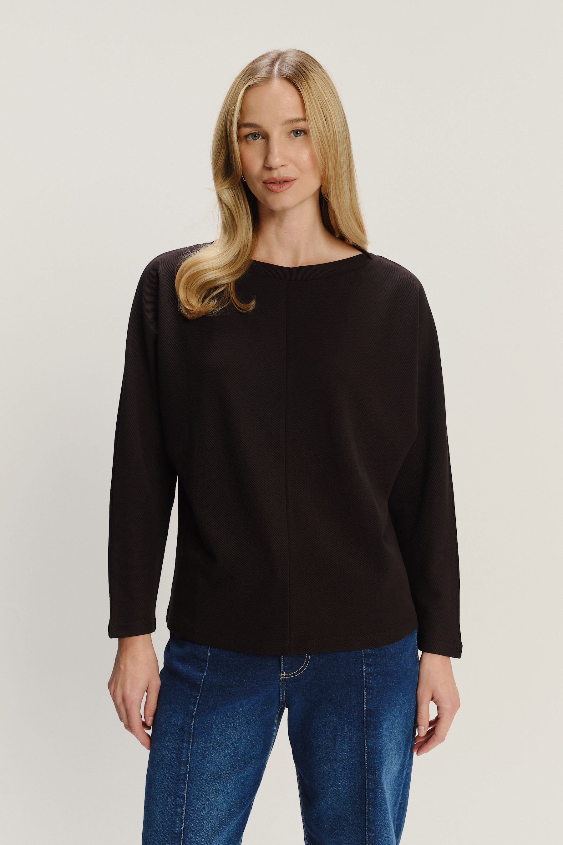 Czarny longsleeve w stylu basic