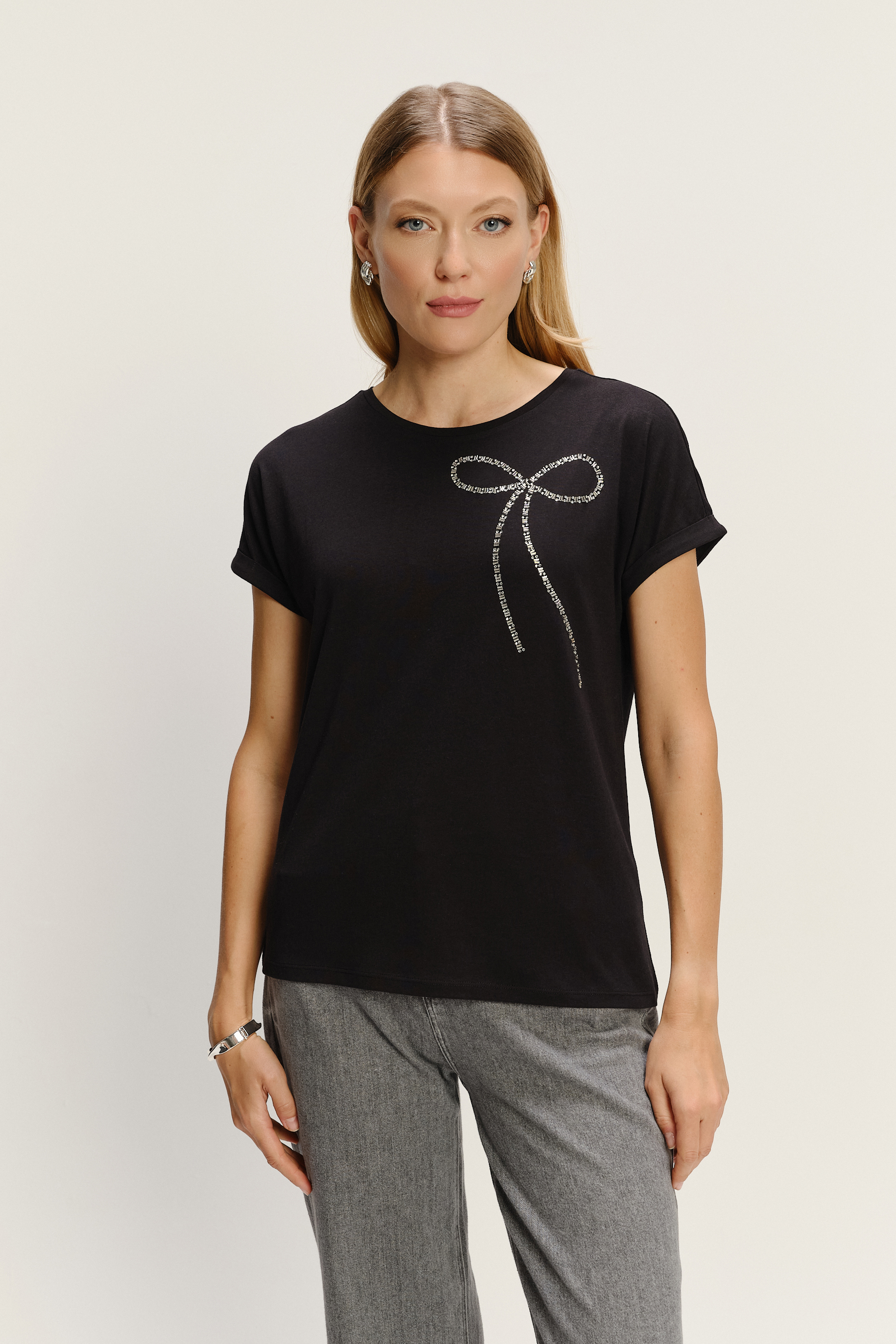 Bawełniano-wiskozowy czarny top z uroczym nadrukiem