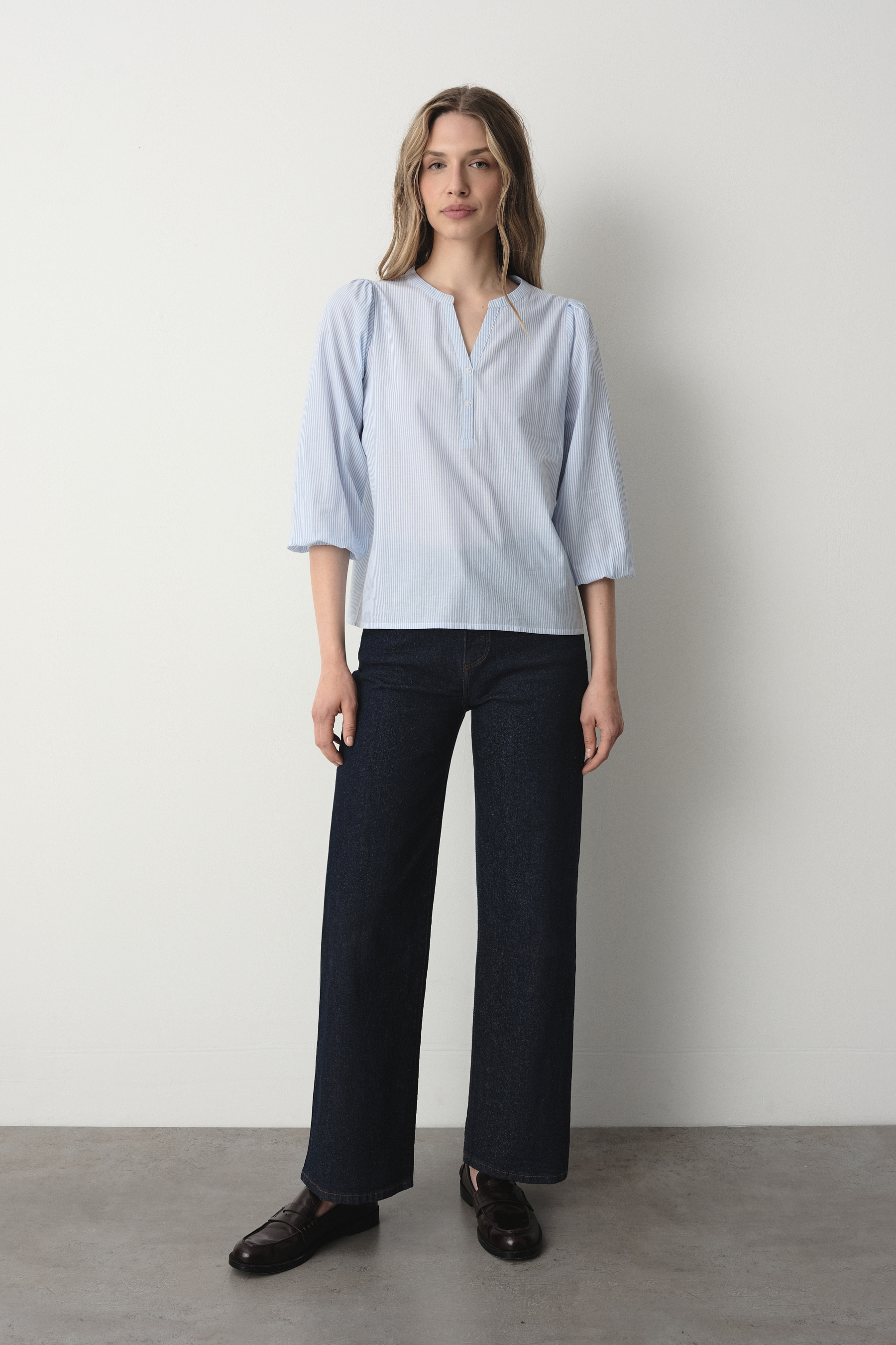 Jasnoniebieska bluzka z rękawem 3/4