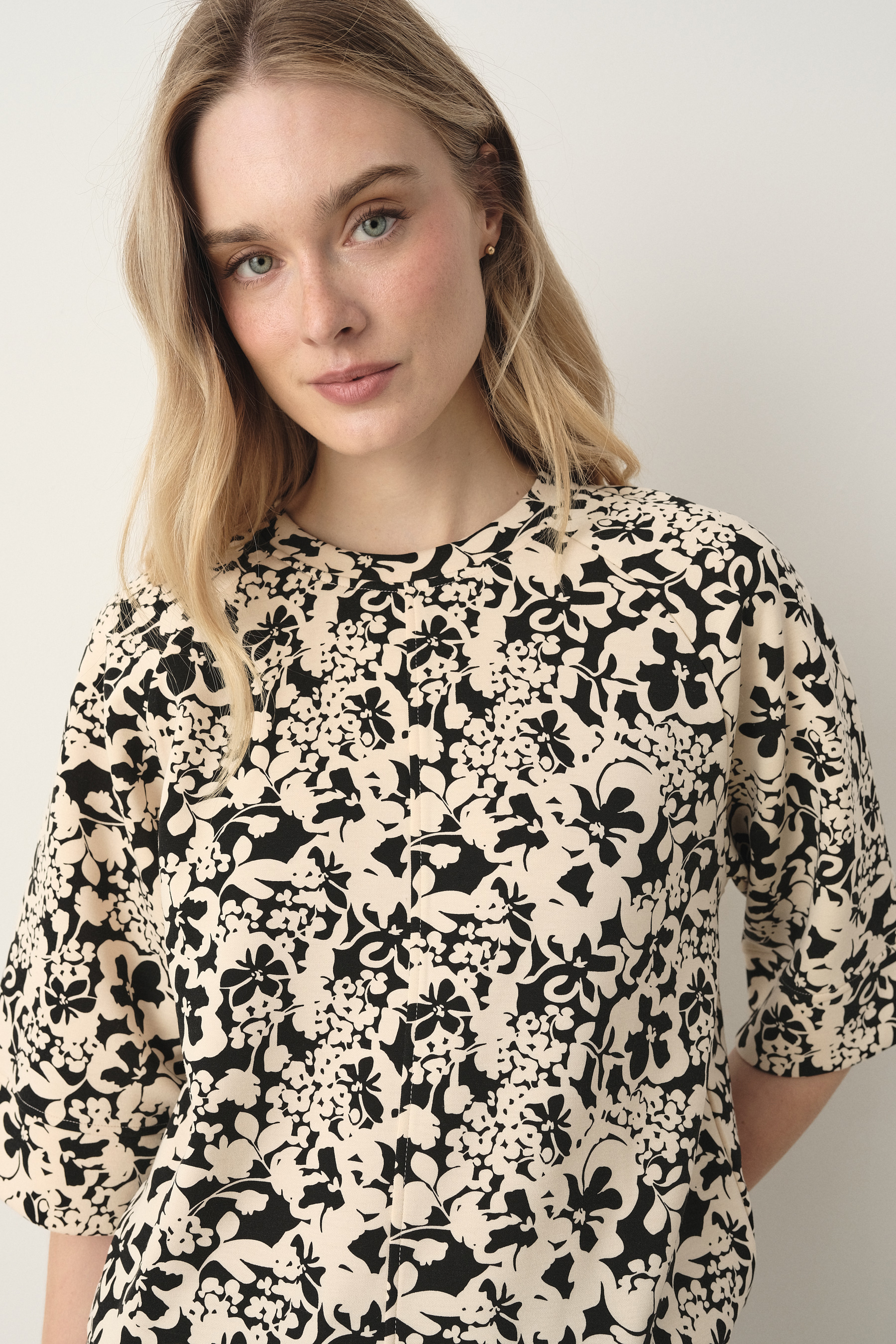 Bluza oversize z nadrukiem w kwiaty