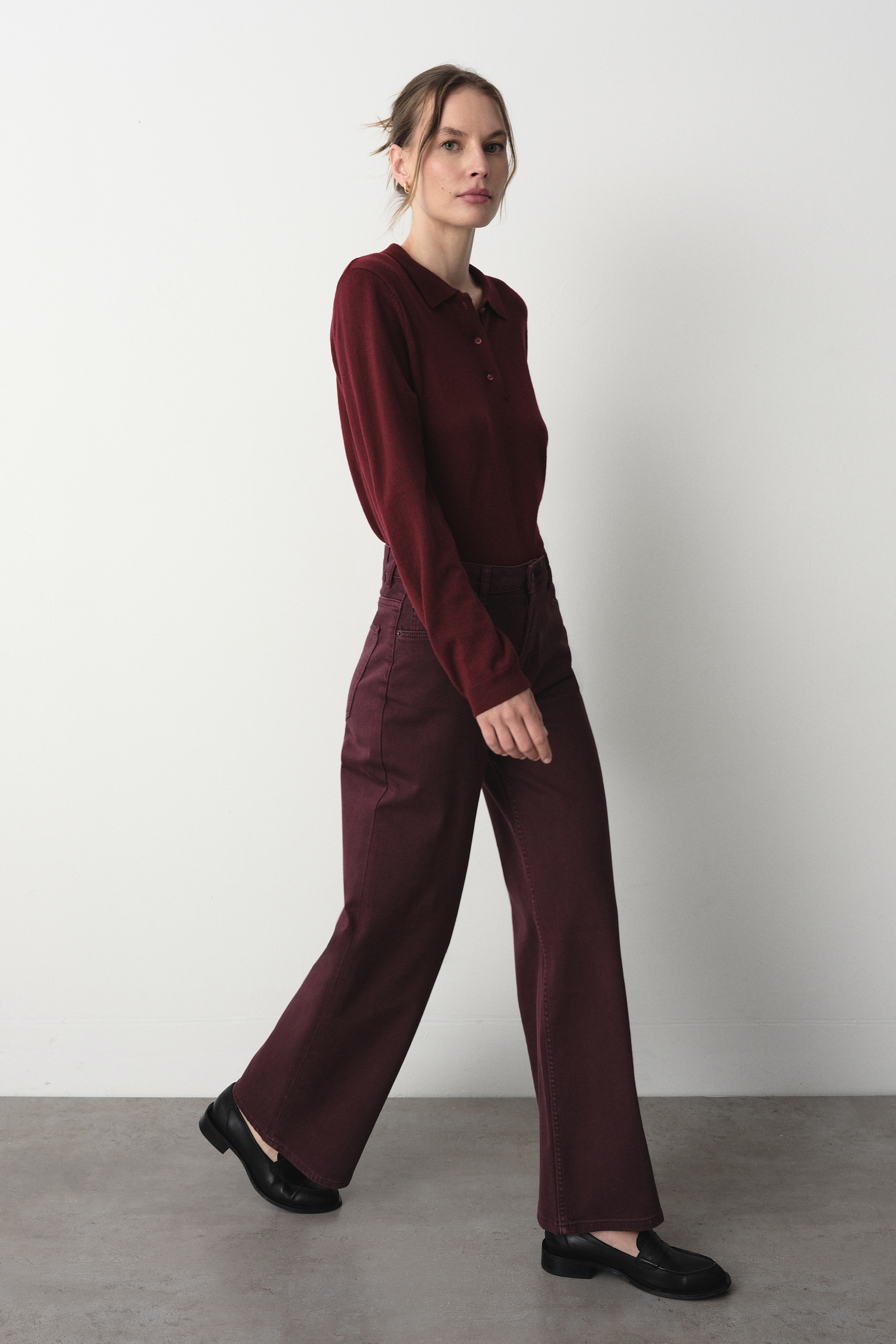Bordowe jeansy wide leg