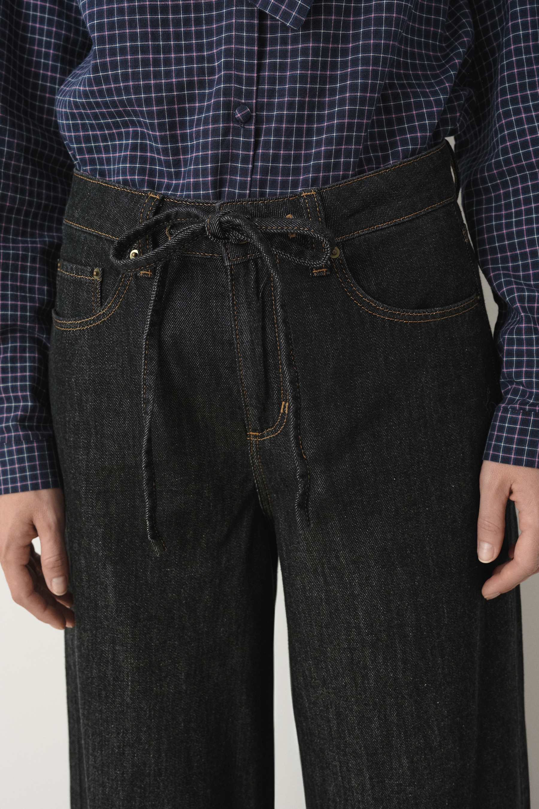 Czarne jeansowe spodnie wide leg