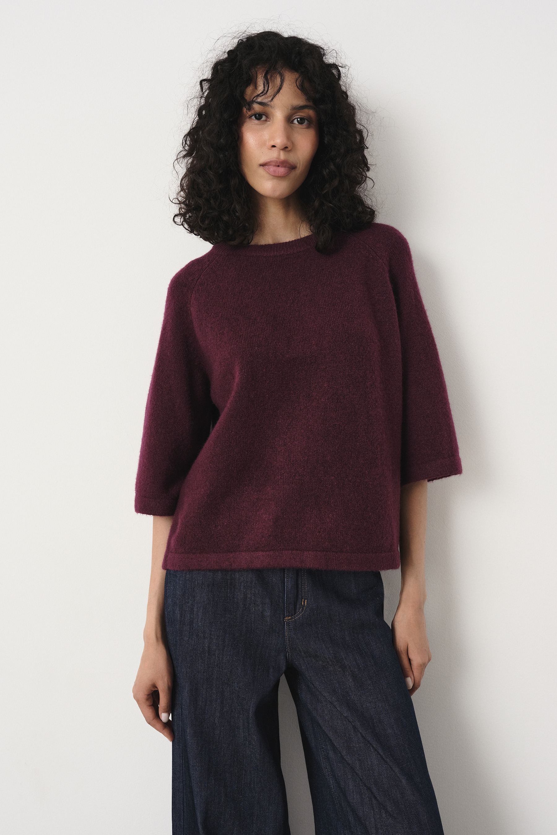 Bordowy sweter oversize