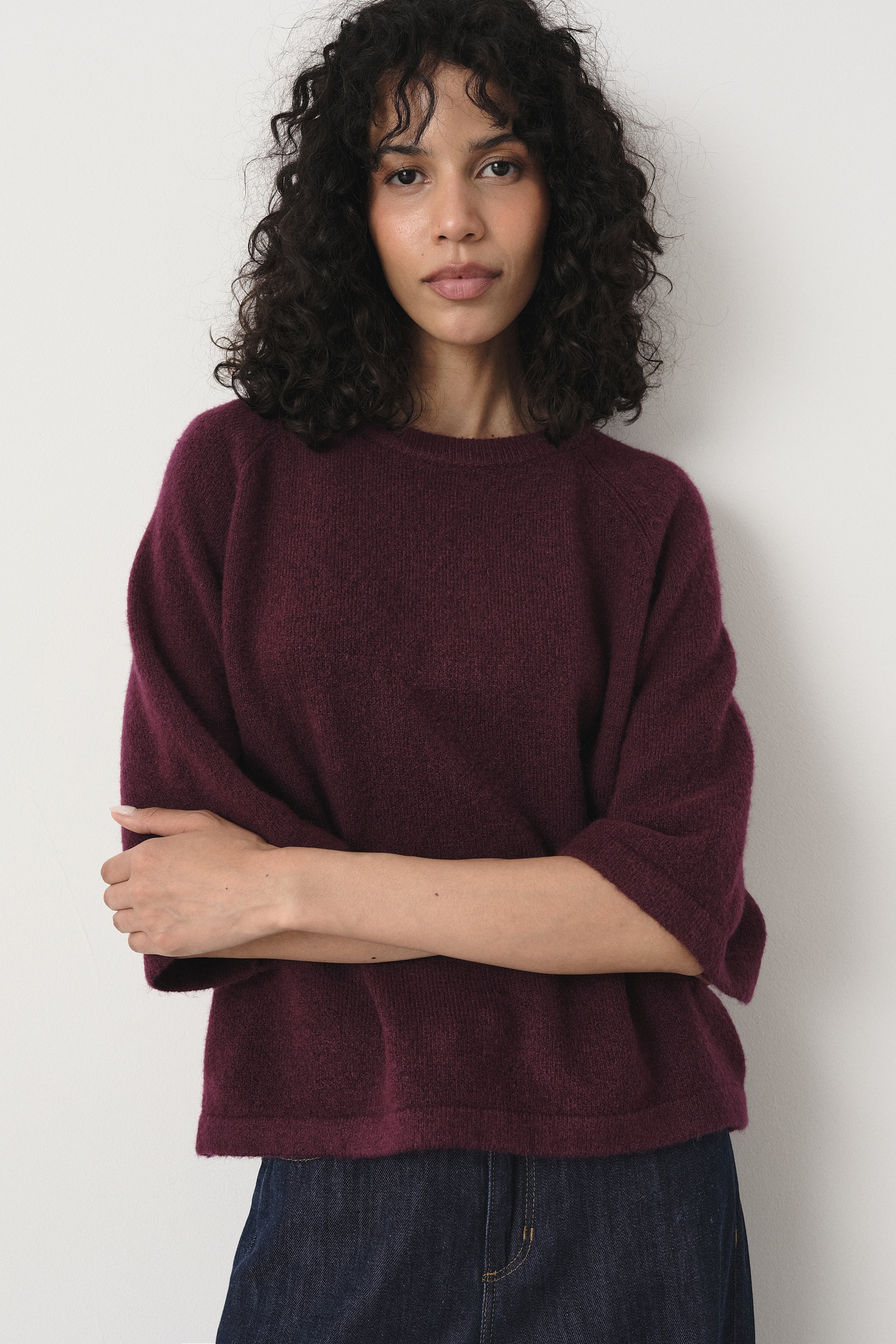 Bordowy sweter oversize