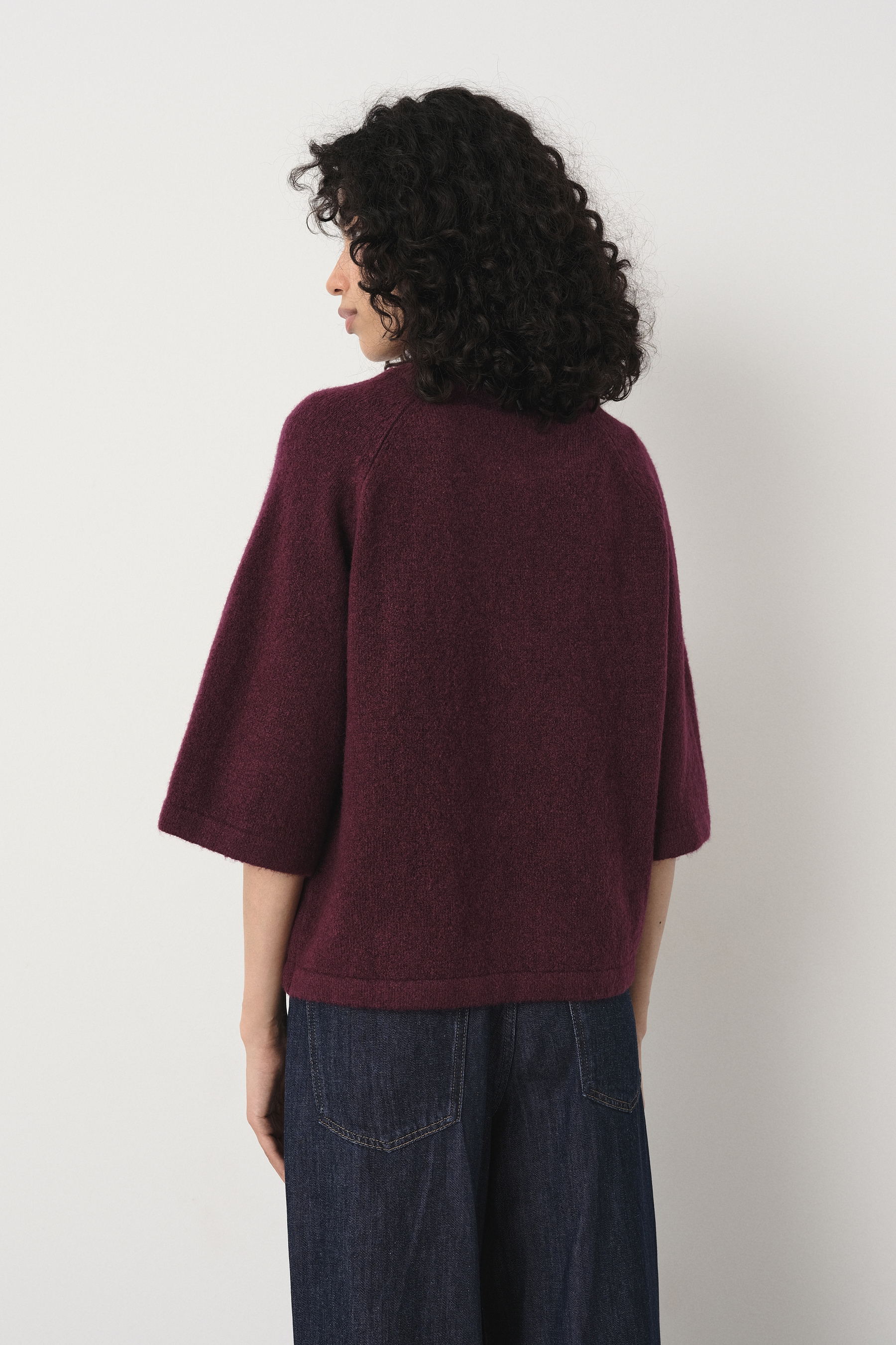 Bordowy sweter oversize