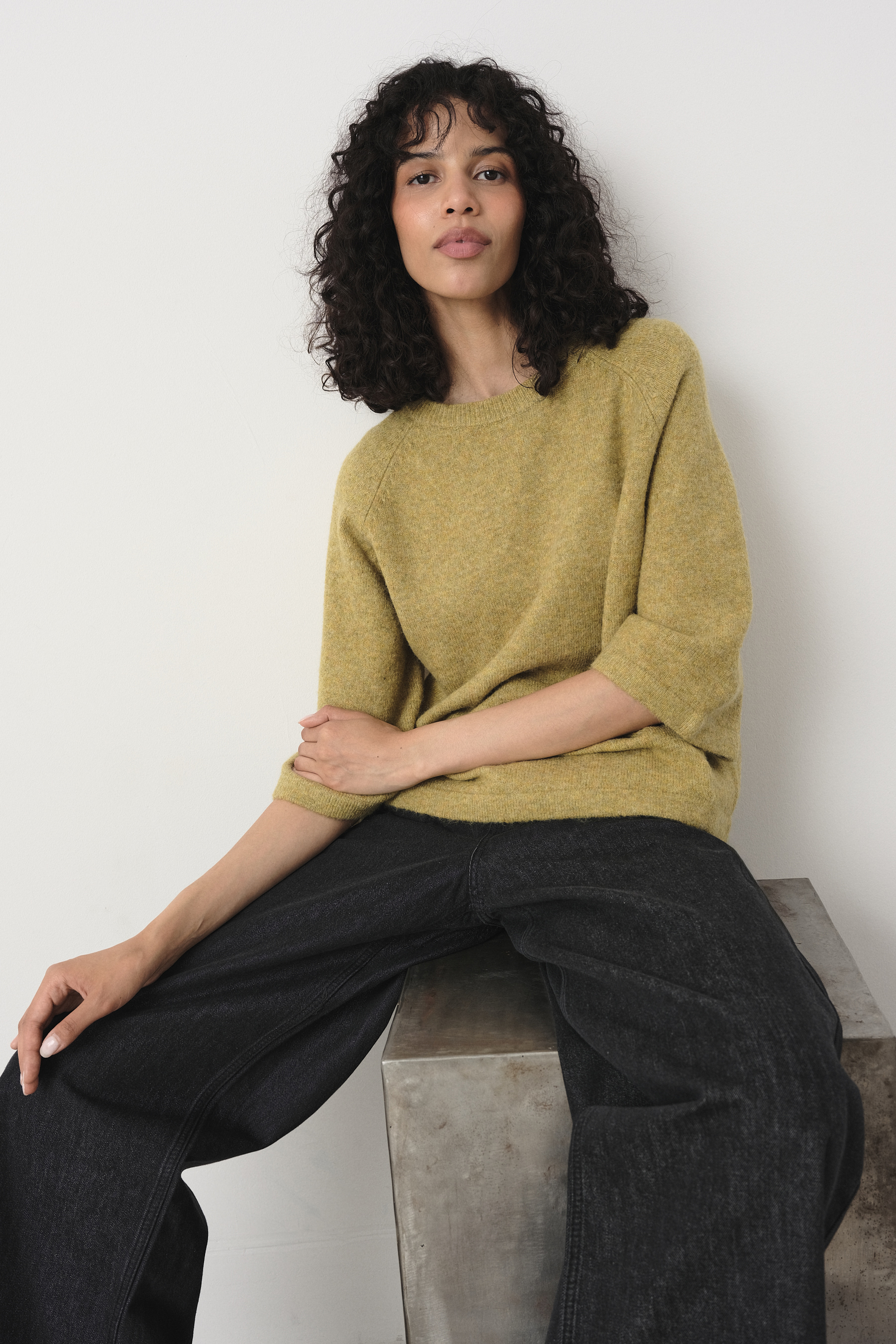 Oliwkowy sweter oversize