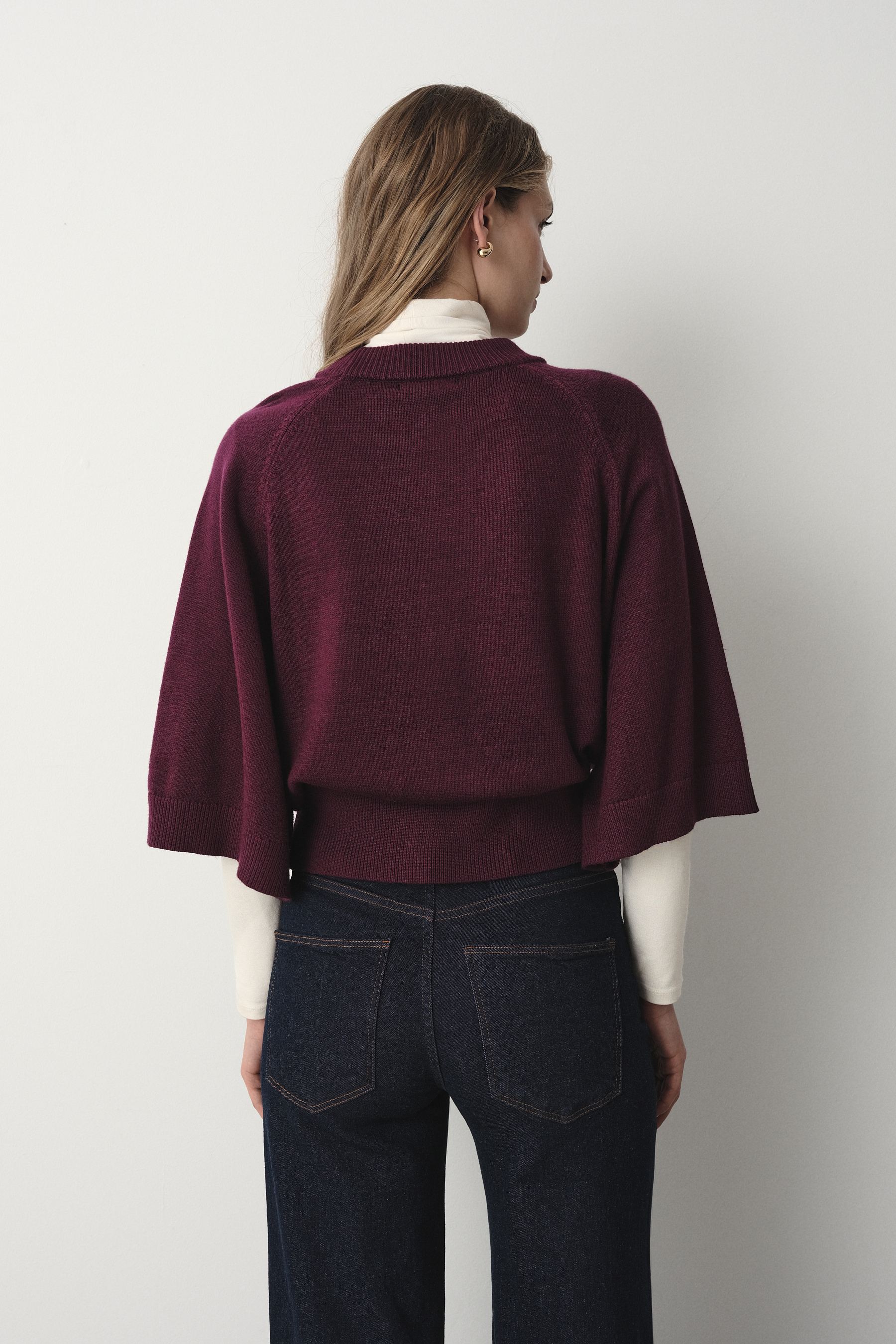 Bordowy sweter oversize