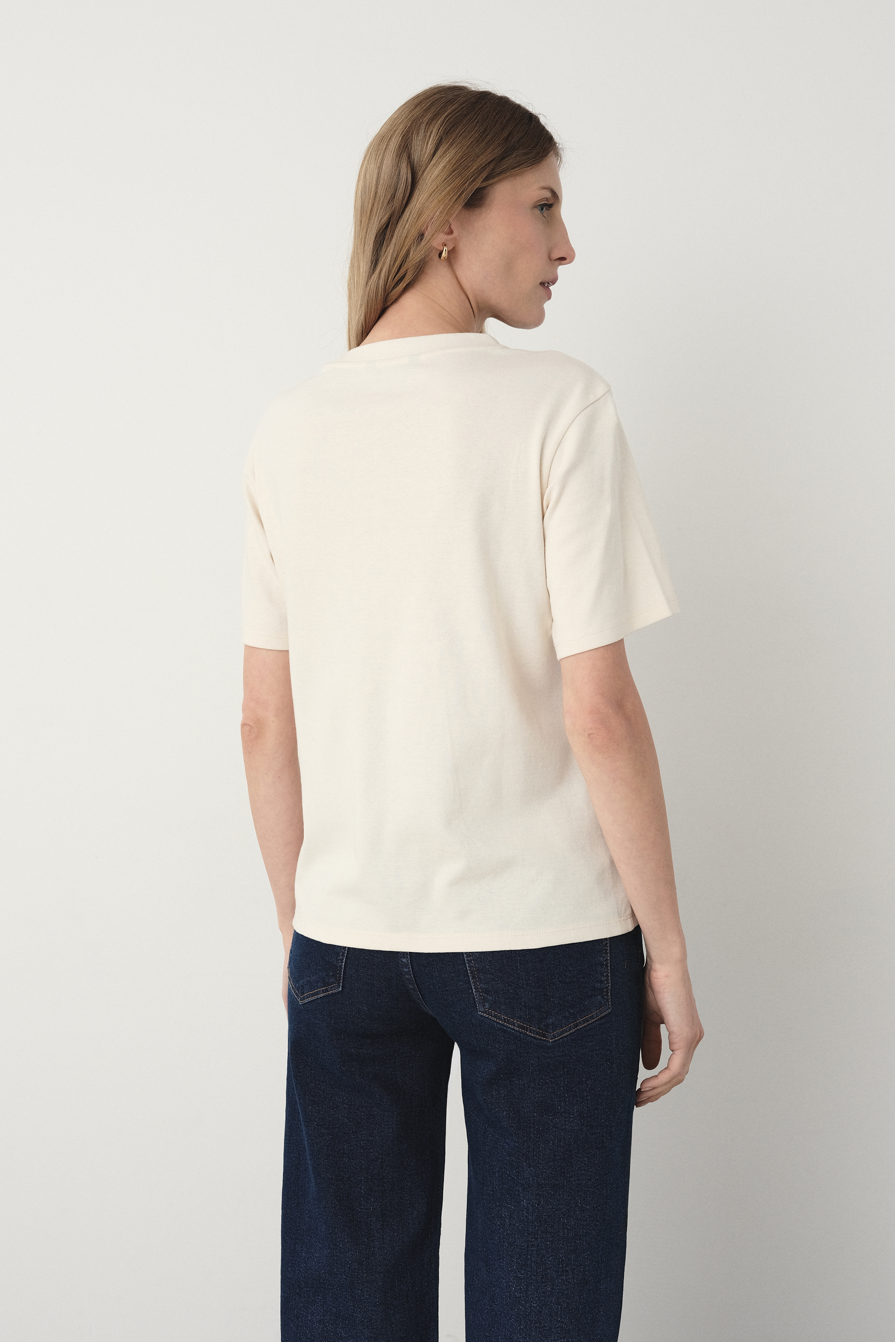 Bawełniany t-shirt w kremowym kolorze