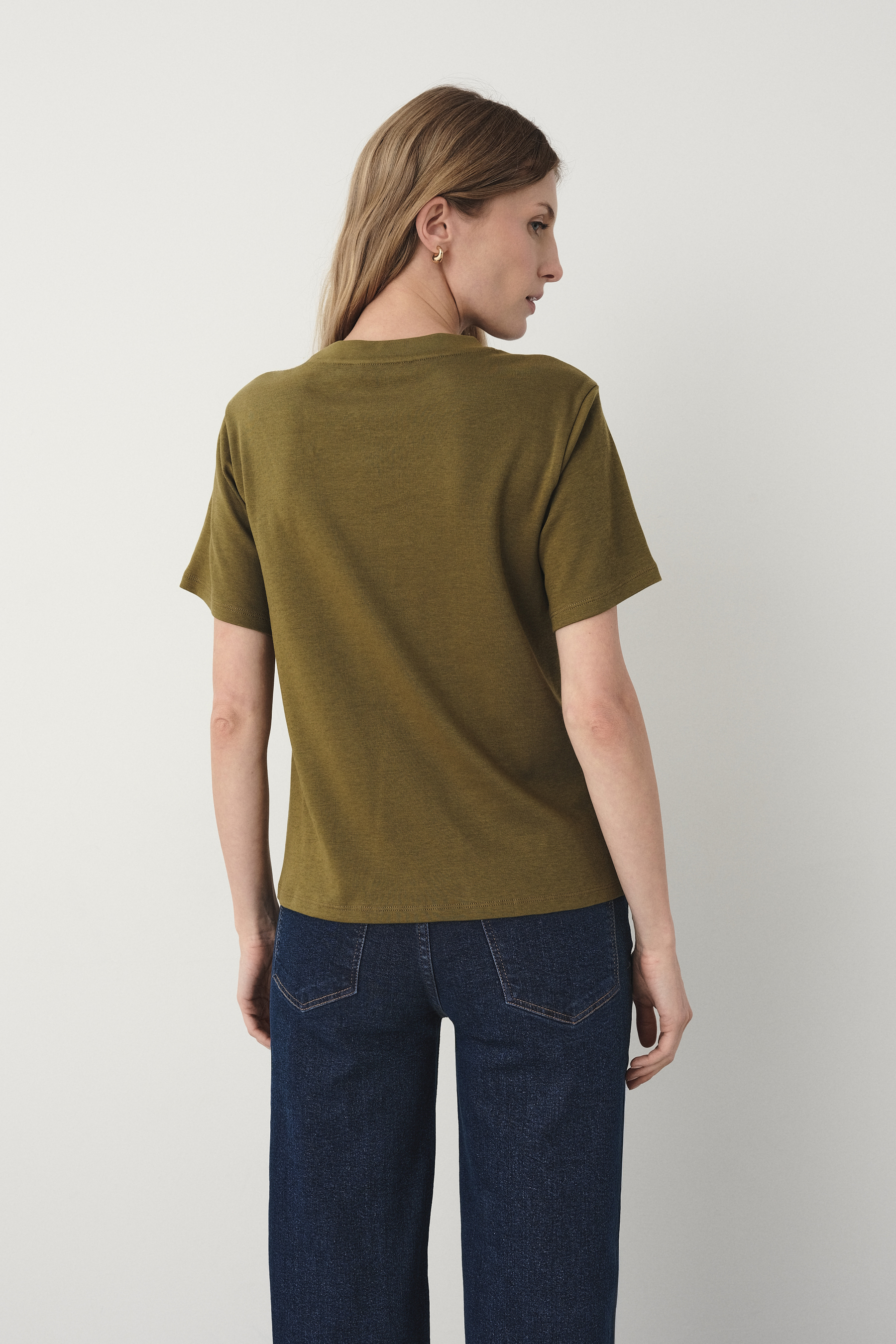 Bawełniany t-shirt w oliwkowym kolorze