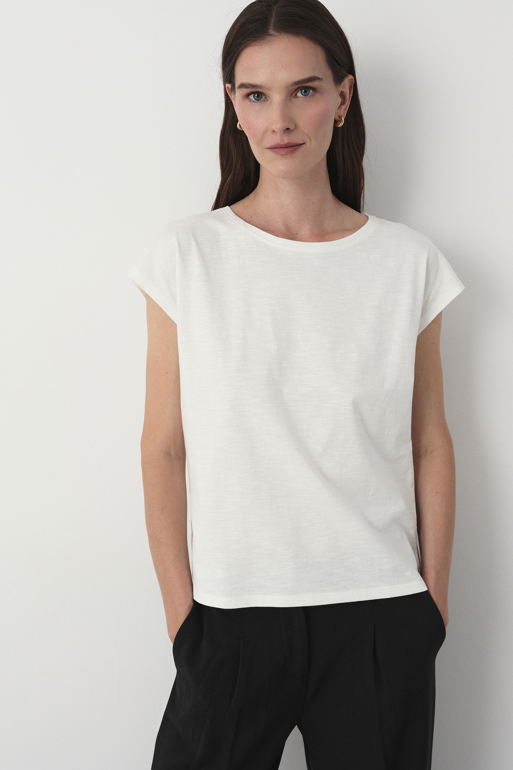 Bawełniany t-shirt w kremowym kolorze