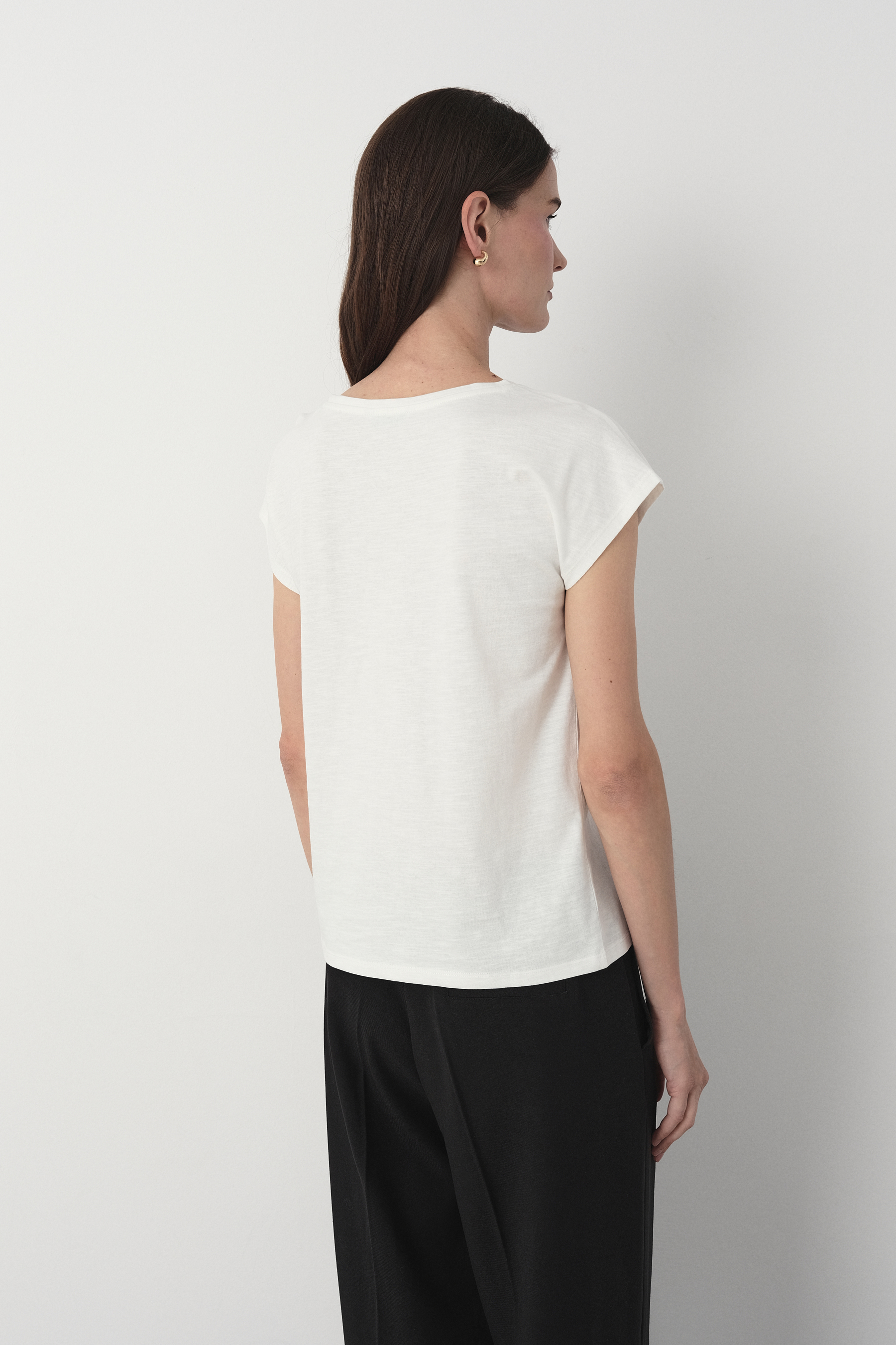 Bawełniany t-shirt w kremowym kolorze