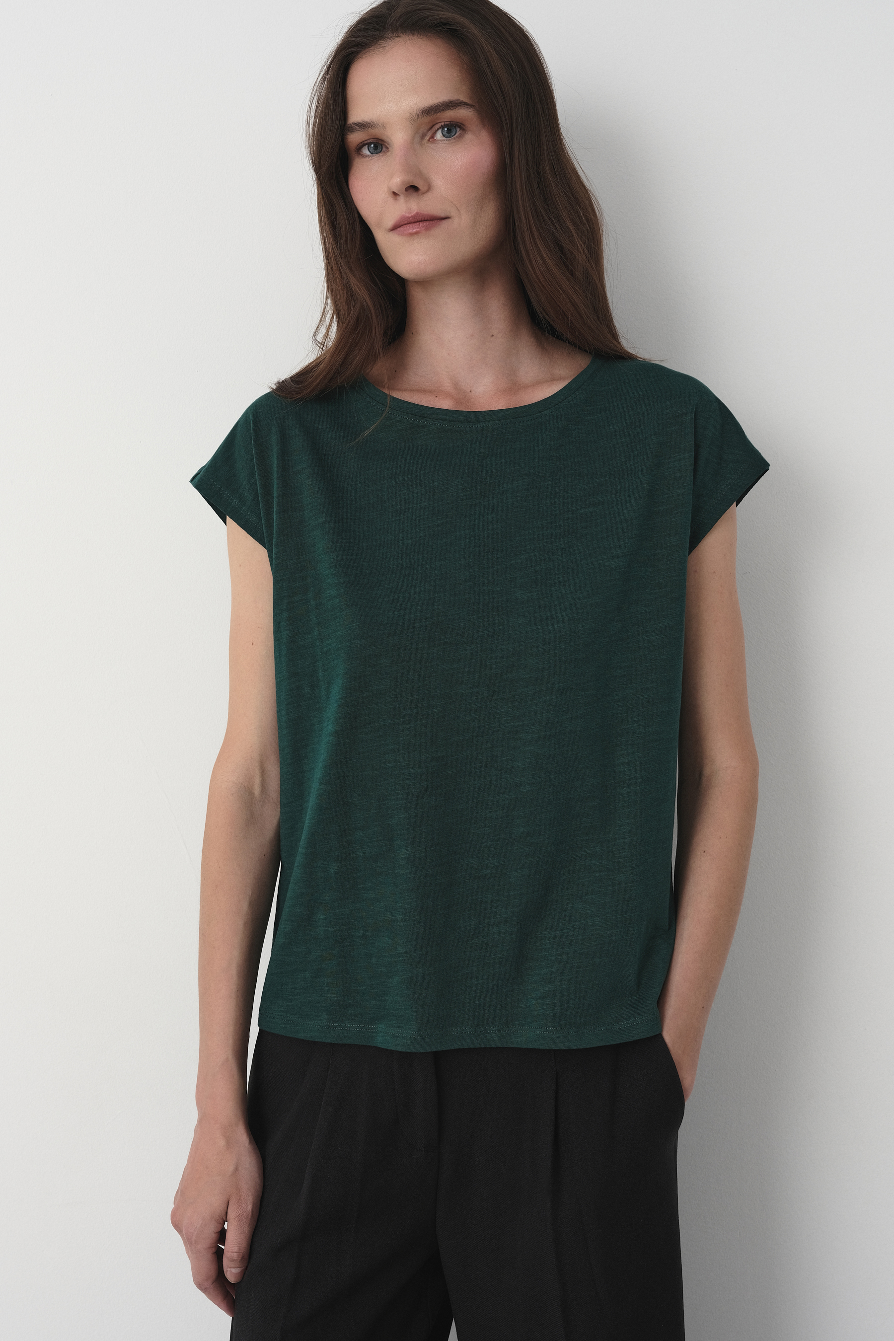 Bawełniany t-shirt w ciemnym odcieniu zieleni