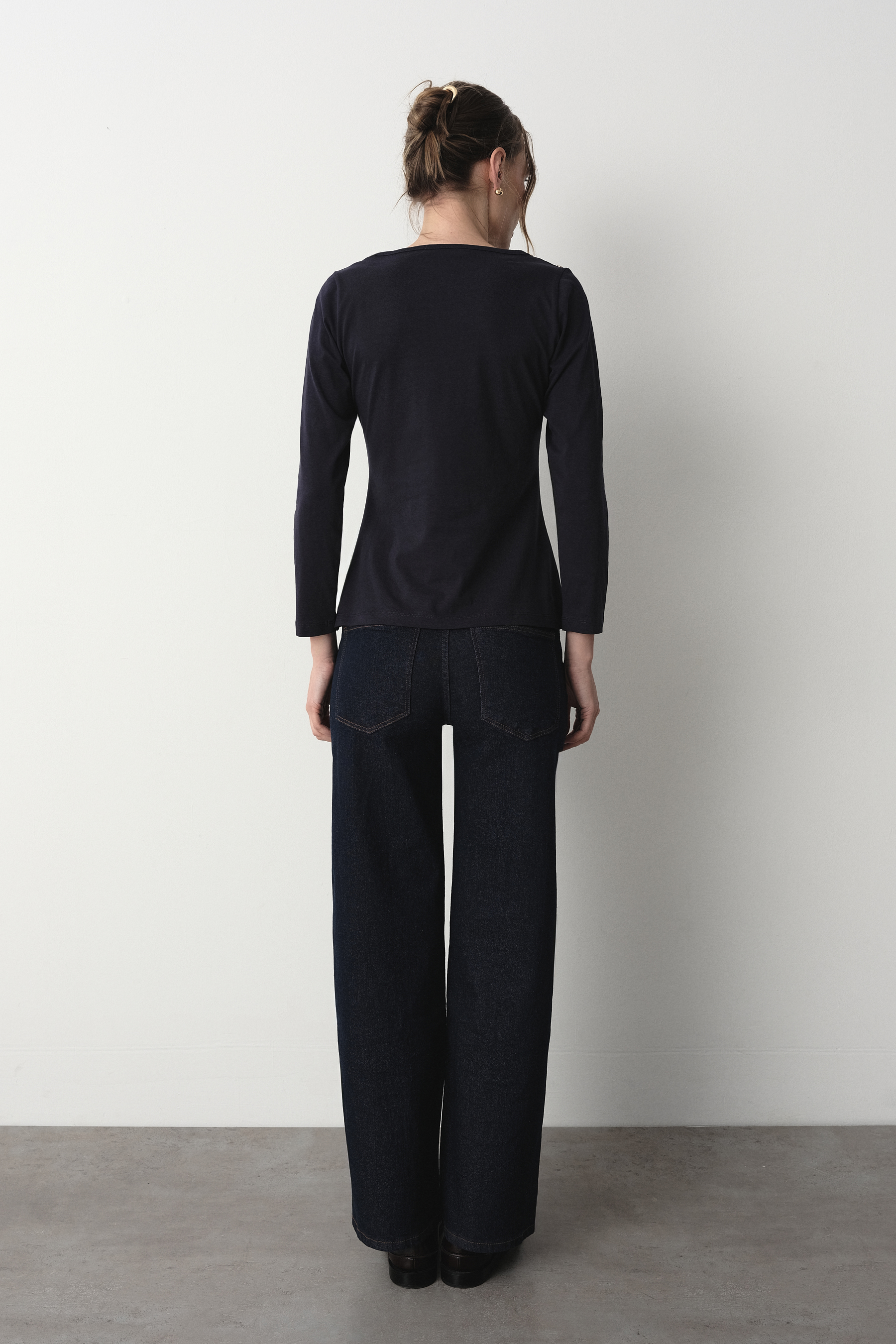 Casualowy longsleeve w granatowym kolorze 