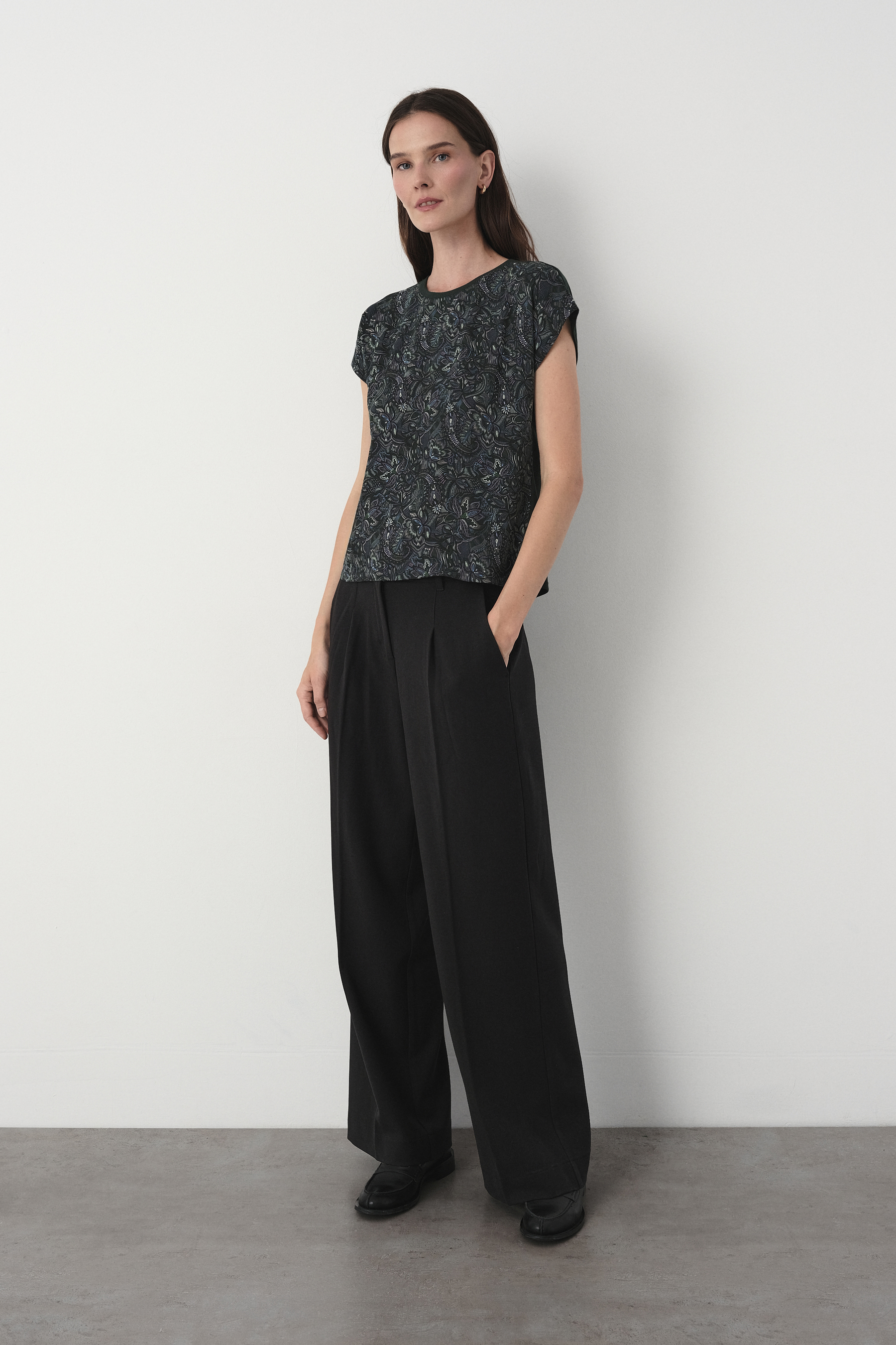Luźny top z nadrukiem paisley