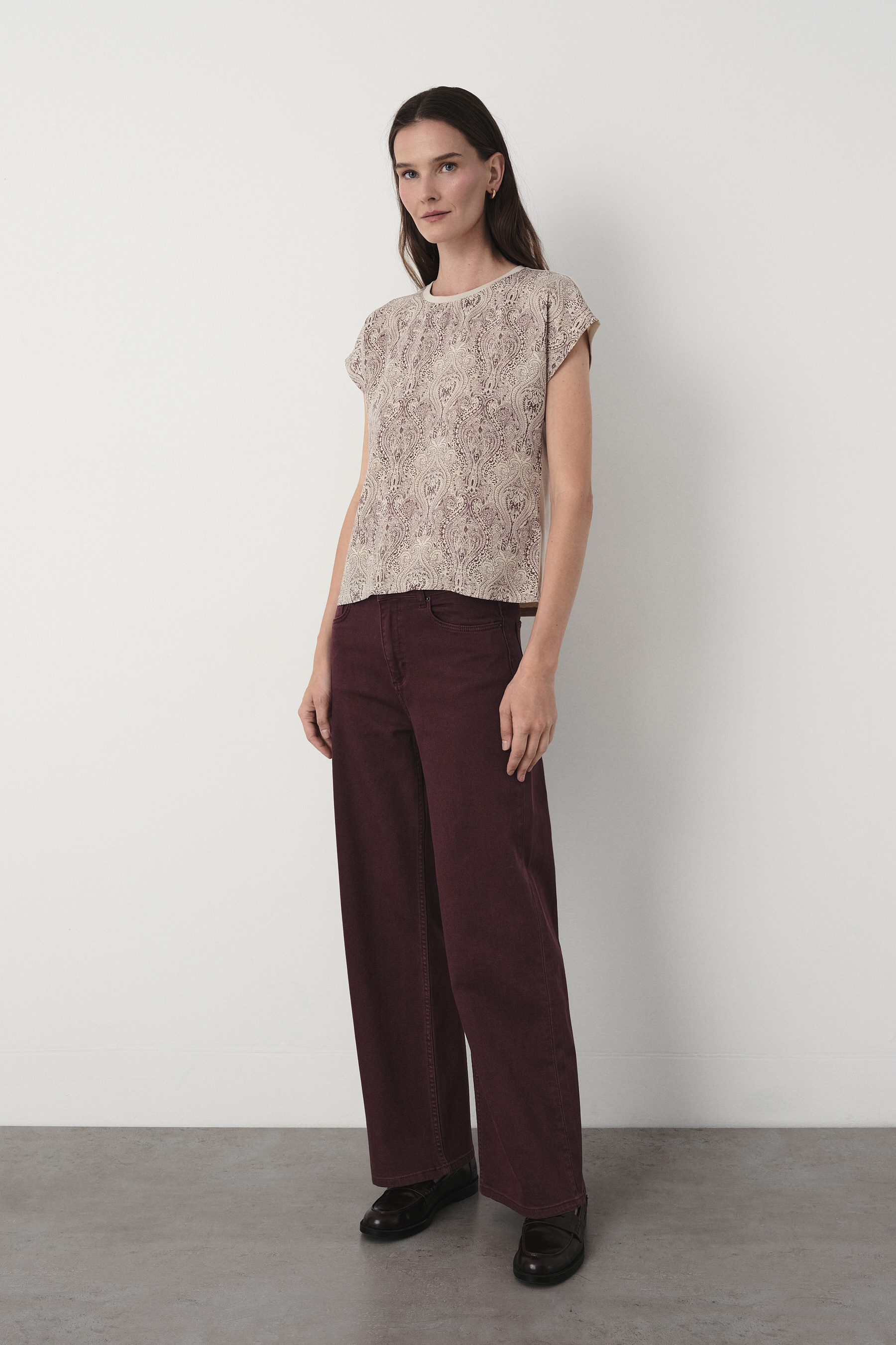 Top z nadrukiem typu paisley