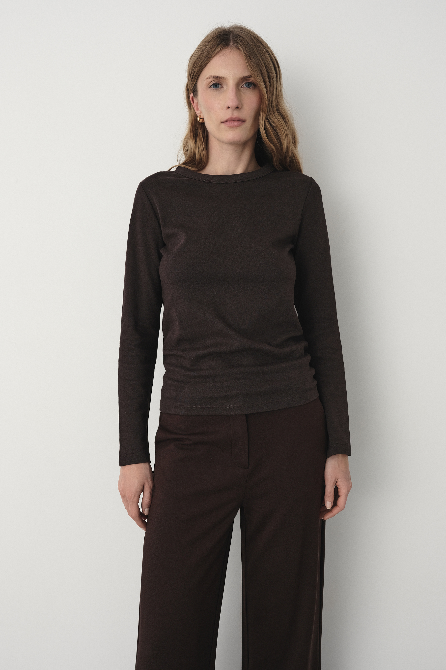Bawełniany longsleeve w kolorze ciemnobrązowym 