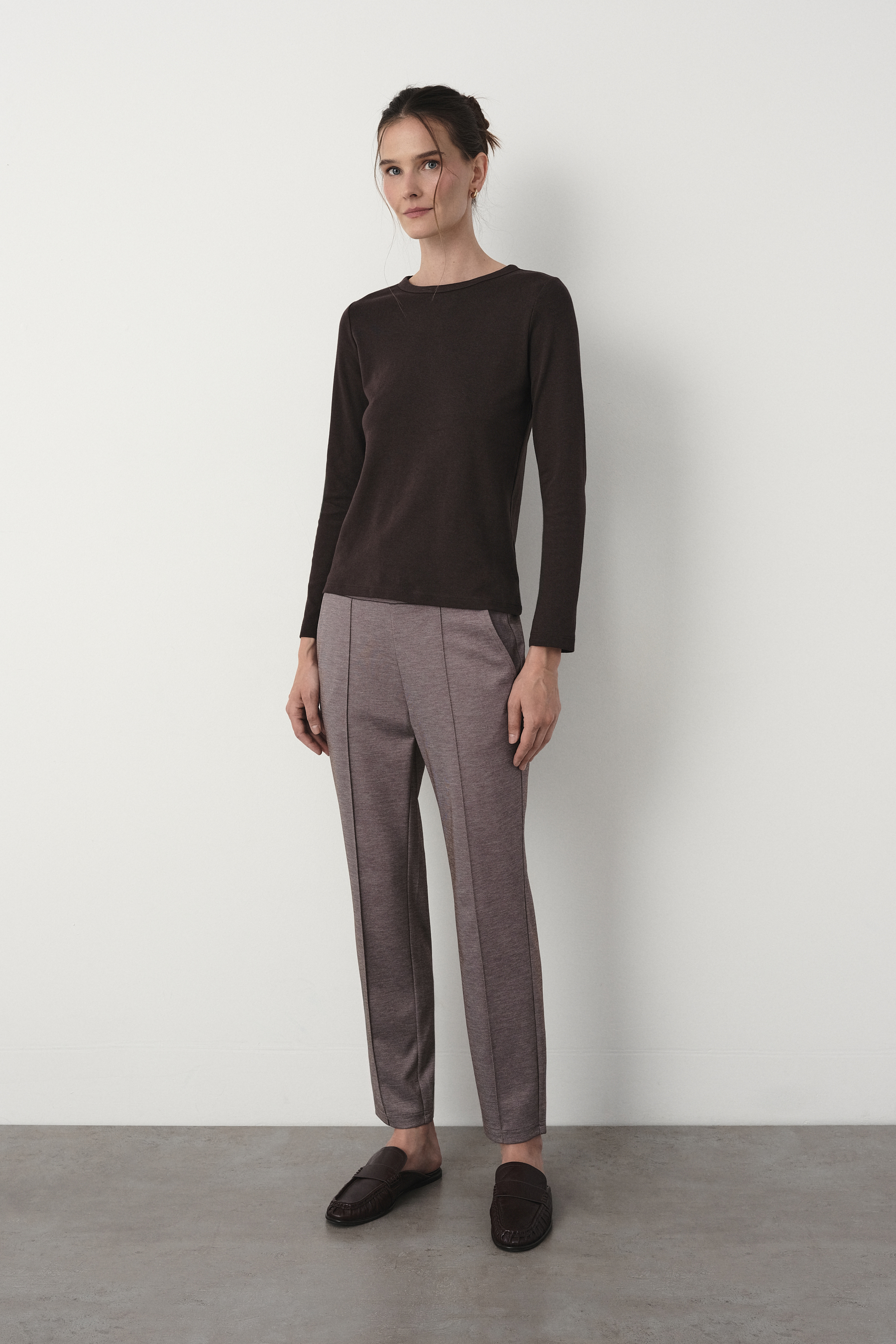 Bawełniany longsleeve w kolorze ciemnobrązowym 