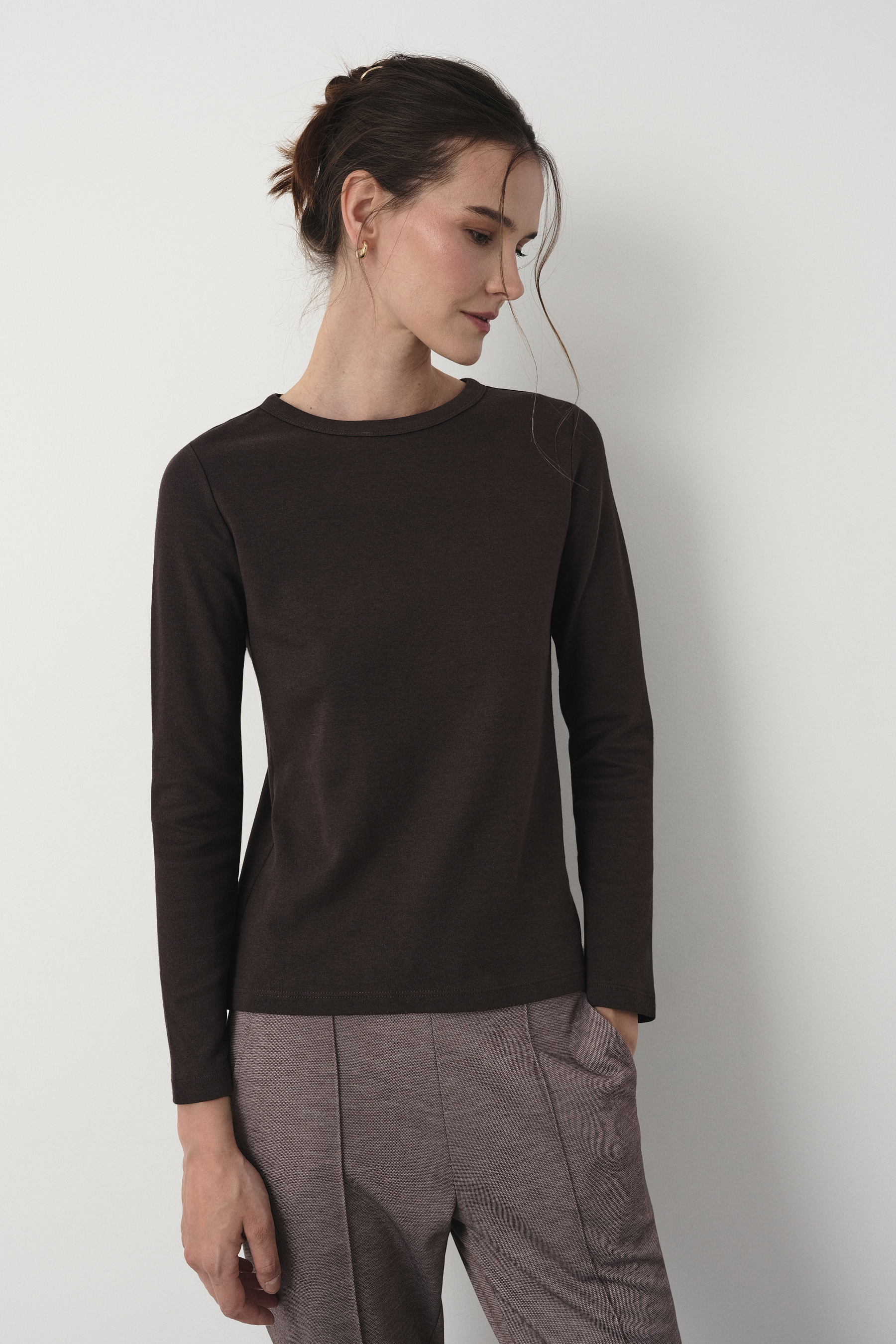 Bawełniany longsleeve w kolorze ciemnobrązowym 