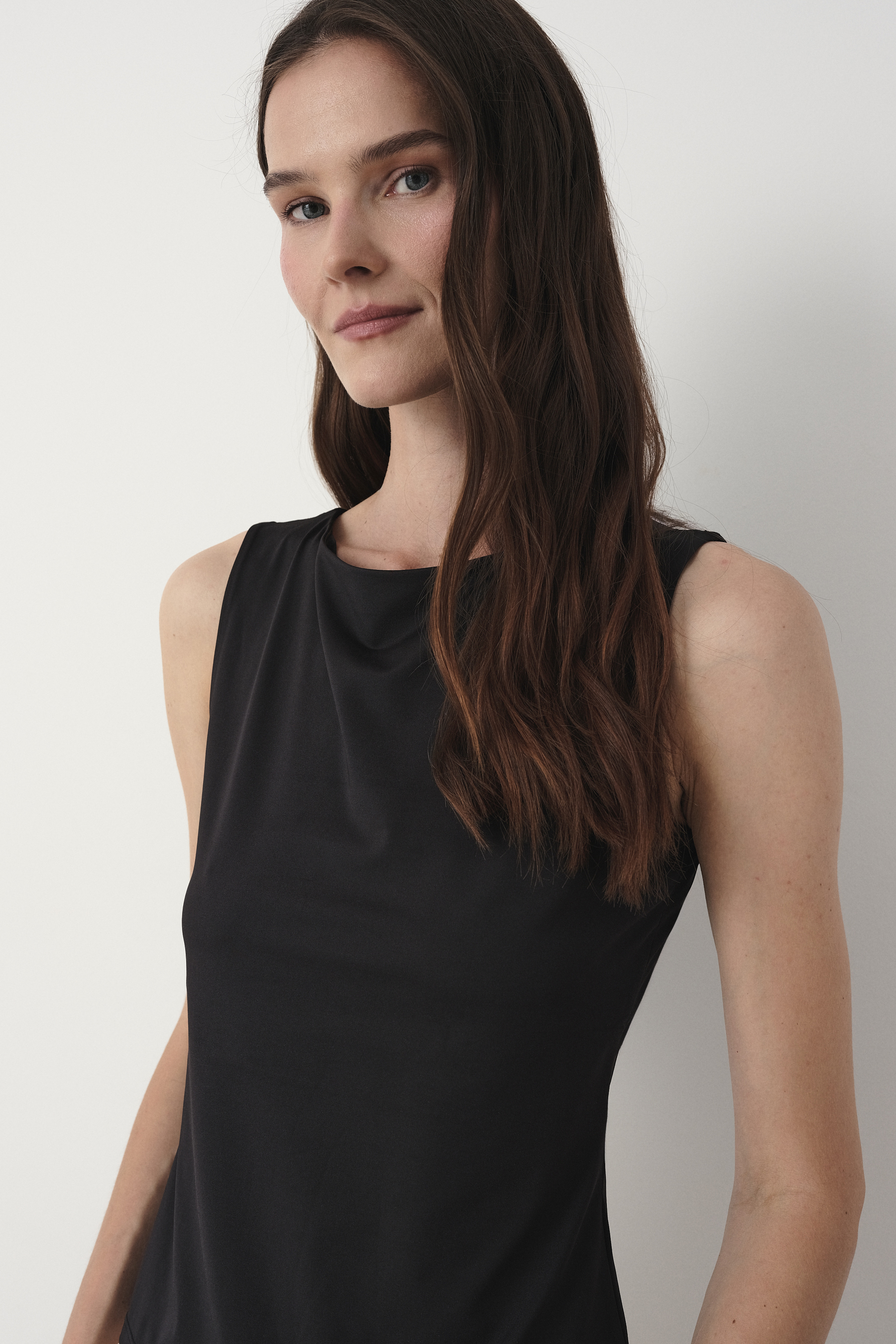 Elastyczny czarny top basic 